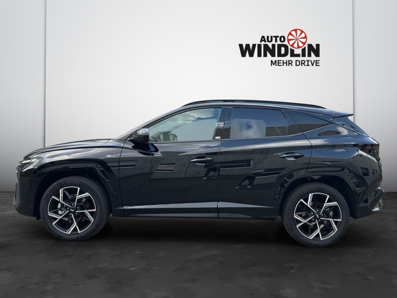 HYUNDAI Tucson 1.6 T-GDi HEV N-Line Sunroof 4WD MY27-showroom-element-2