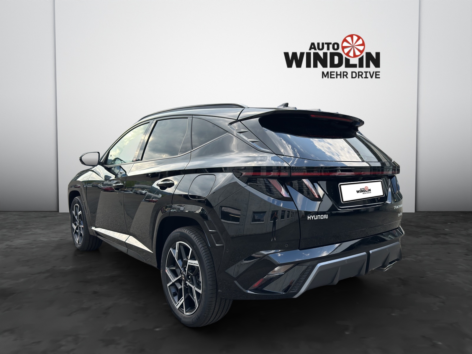 HYUNDAI Tucson 1.6 T-GDi HEV N-Line Sunroof 4WD MY27-showroom-element-3