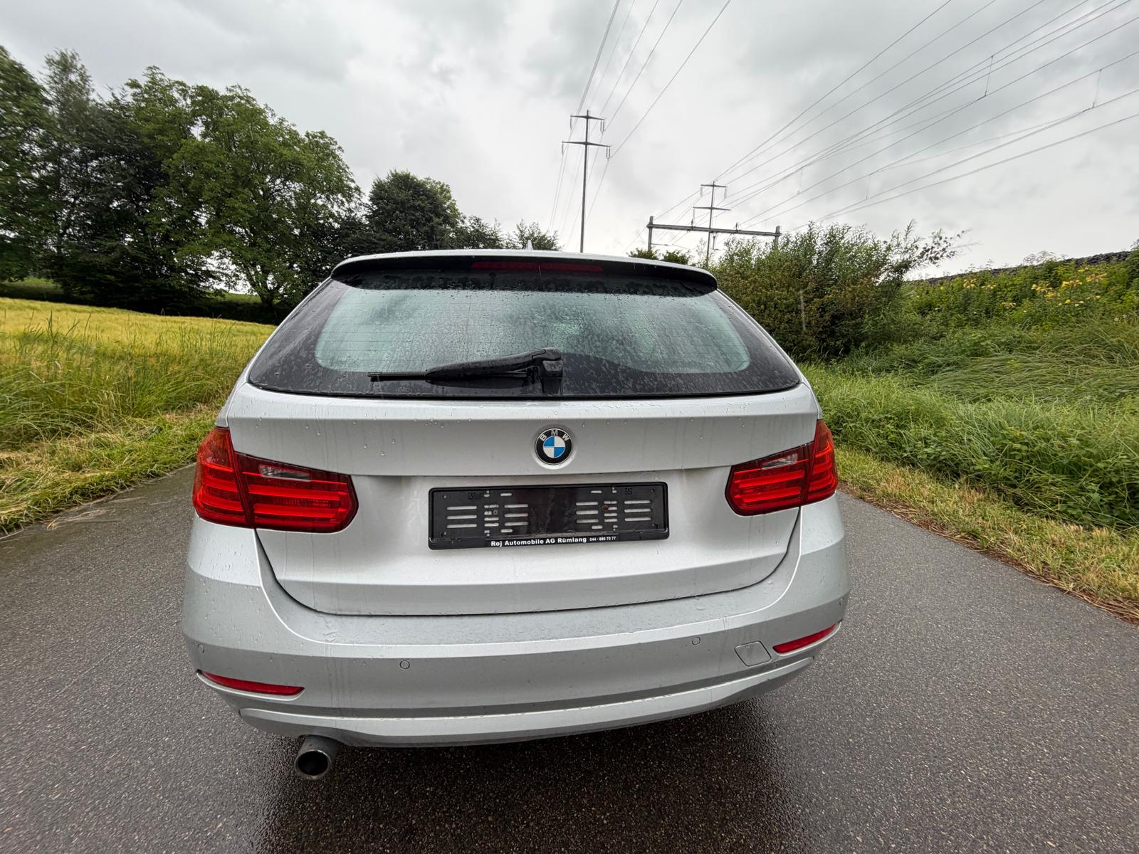 BMW 320d Touring Steptronic-image-8