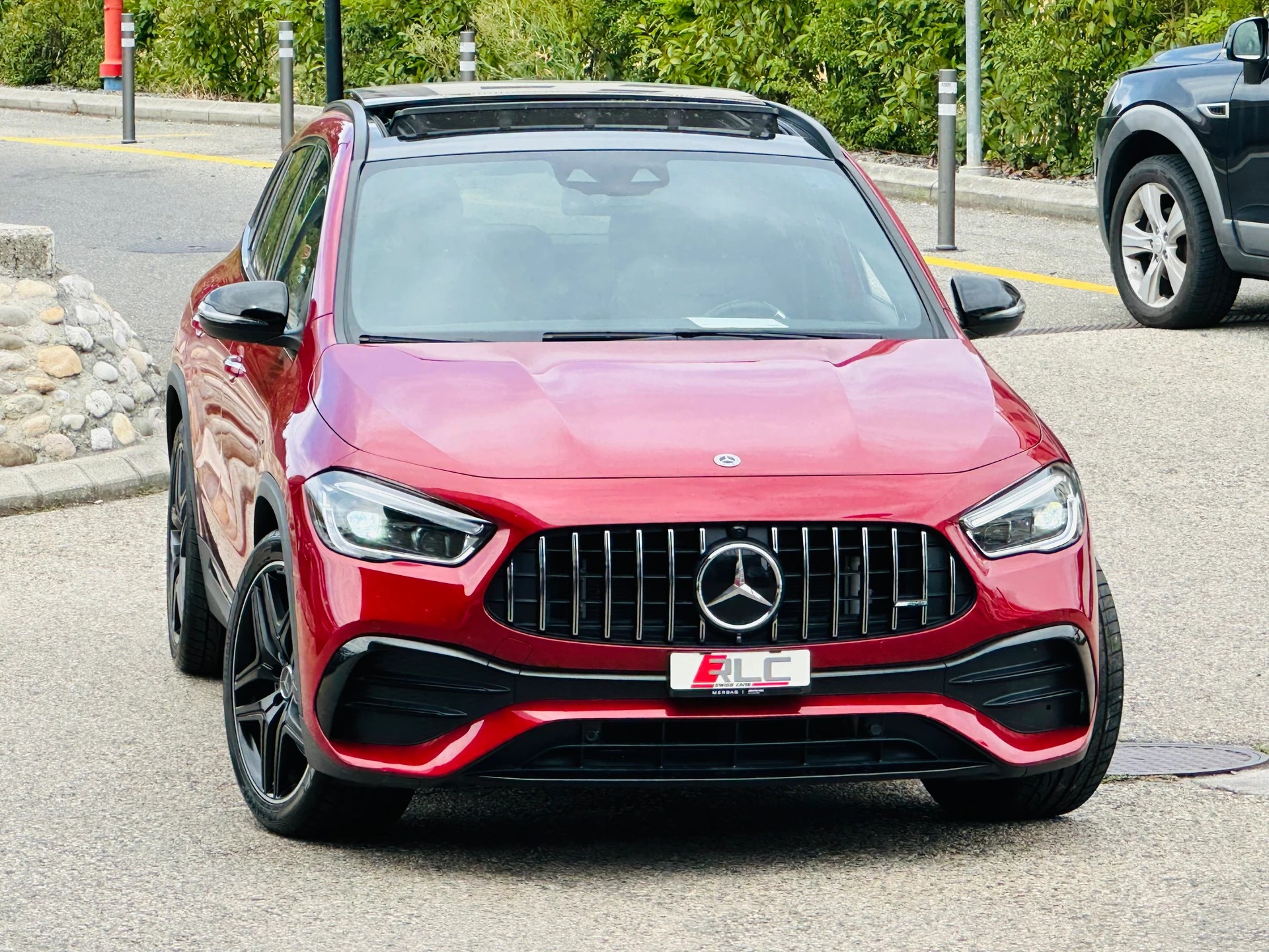 MERCEDES-BENZ GLA 35 AMG 4Matic 8G-Speedshift DCT-showroom-element-1