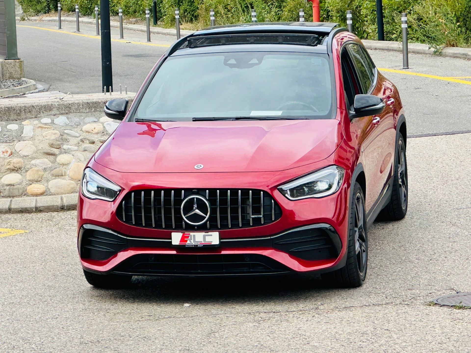 MERCEDES-BENZ GLA 35 AMG 4Matic 8G-Speedshift DCT-showroom-element-3
