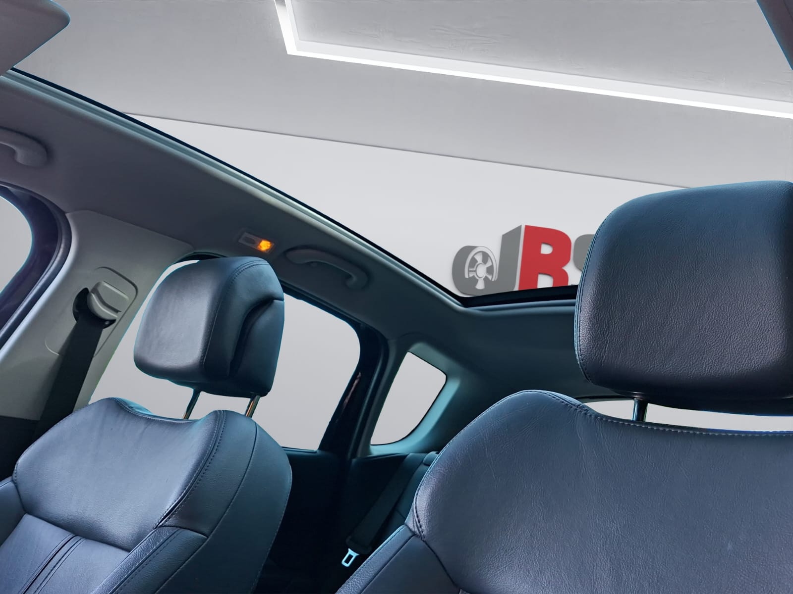 PEUGEOT 3008 HYbrid4 2.0 HDI EGS6-image-10