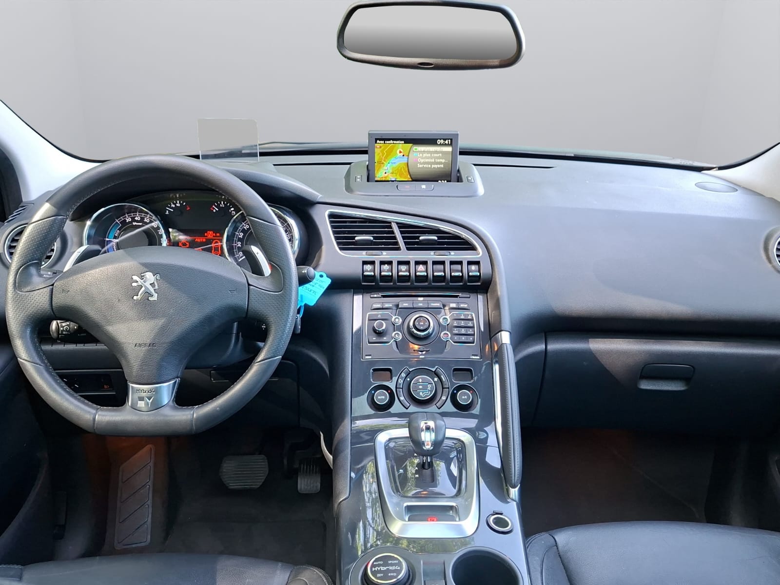 PEUGEOT 3008 HYbrid4 2.0 HDI EGS6-image-13