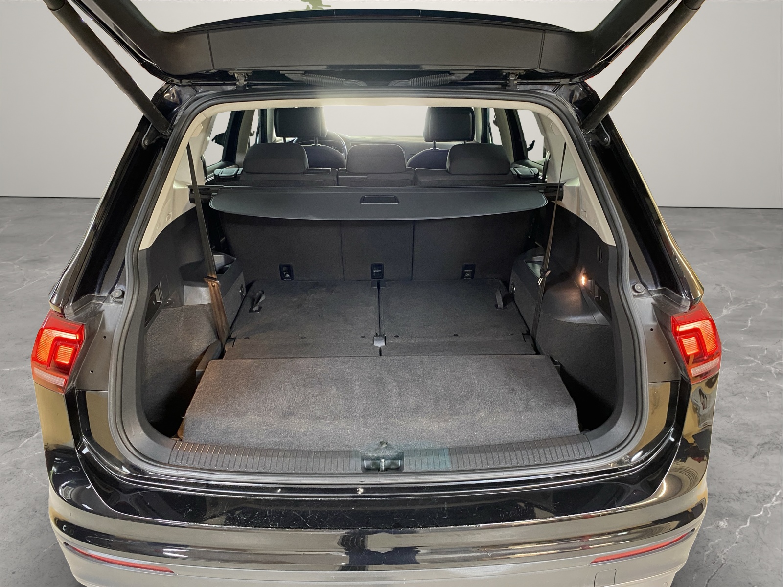 VW Tiguan Allspace 2.0TSI Comfortline 4Motion DSG-image-11