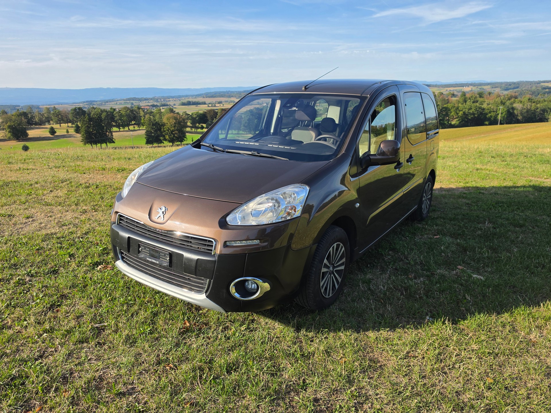 PEUGEOT Partner 1.6 e-HDI Active EGS6-image-1