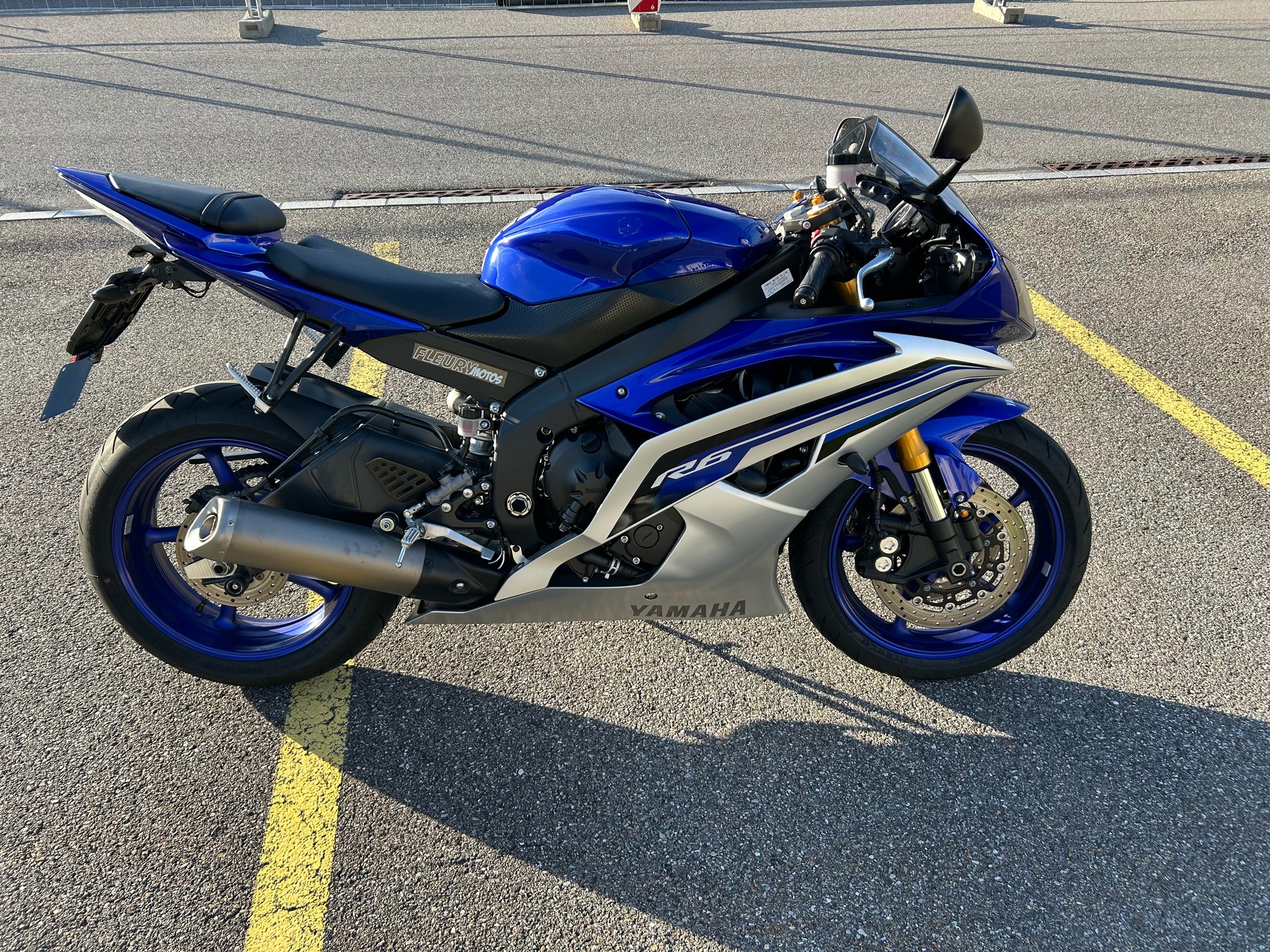 YAMAHA YZF-R6-image-1