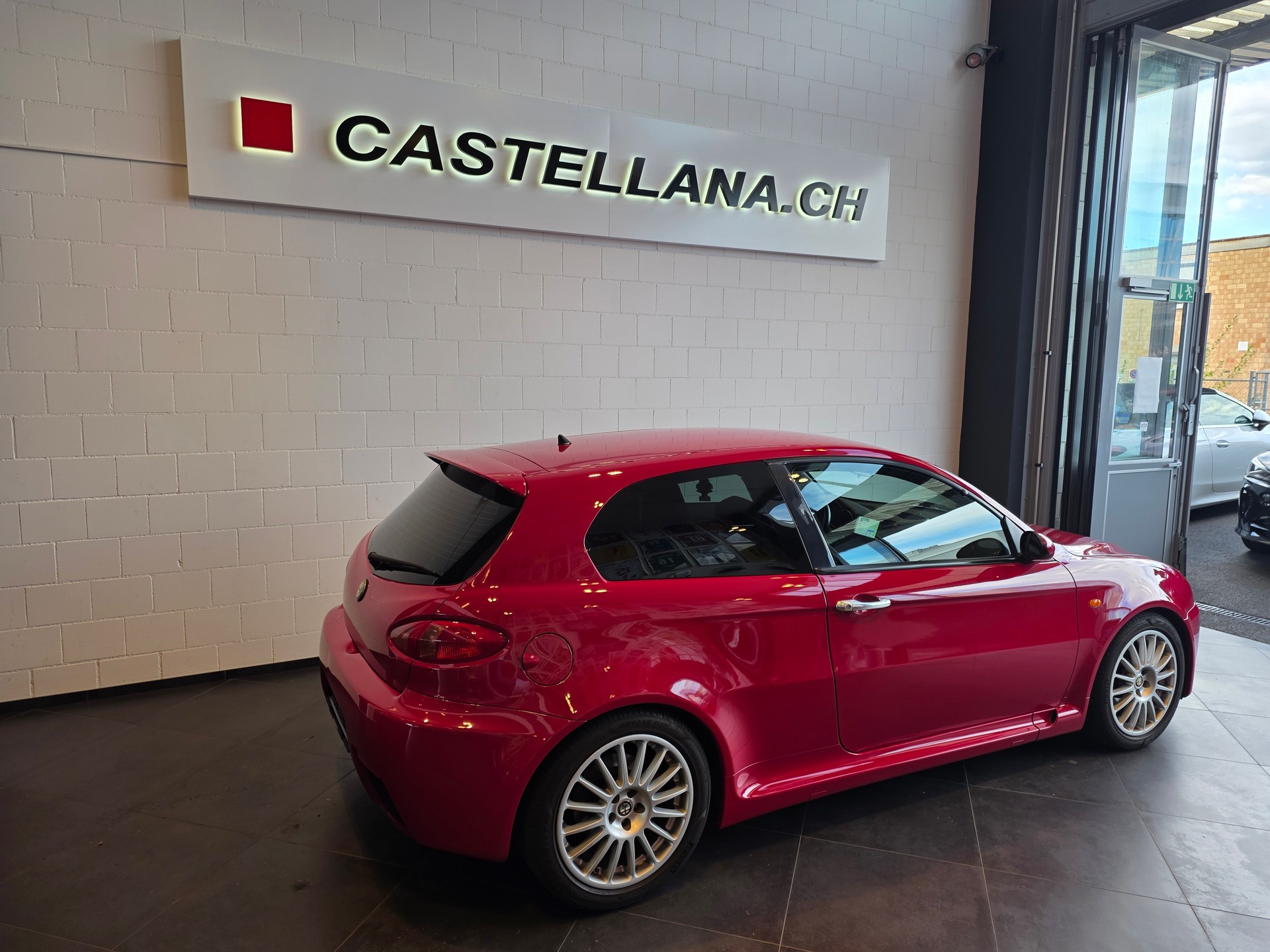 ALFA ROMEO 147 3.2 GTA-showroom-element-3