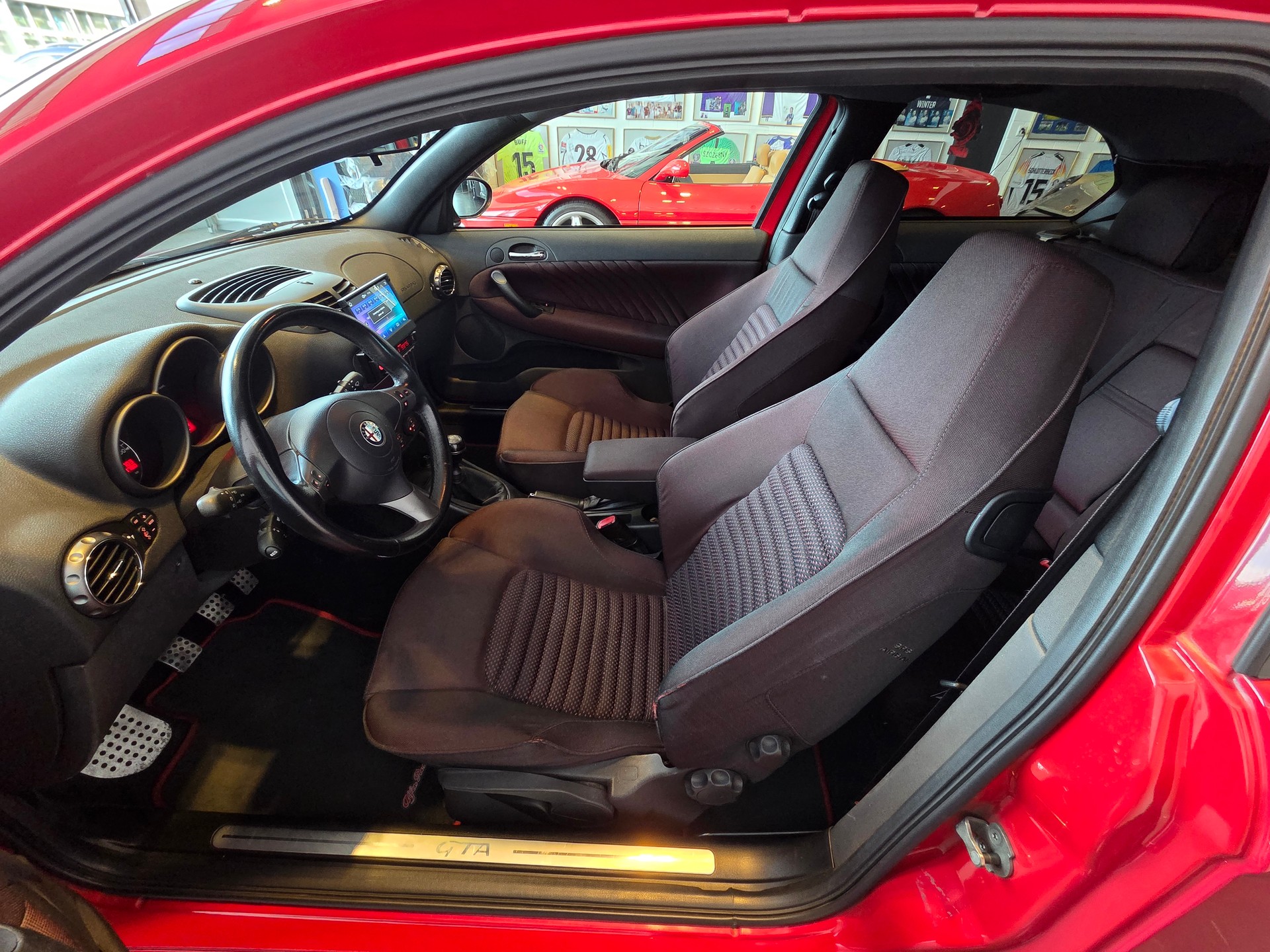 ALFA ROMEO 147 3.2 GTA-image-9