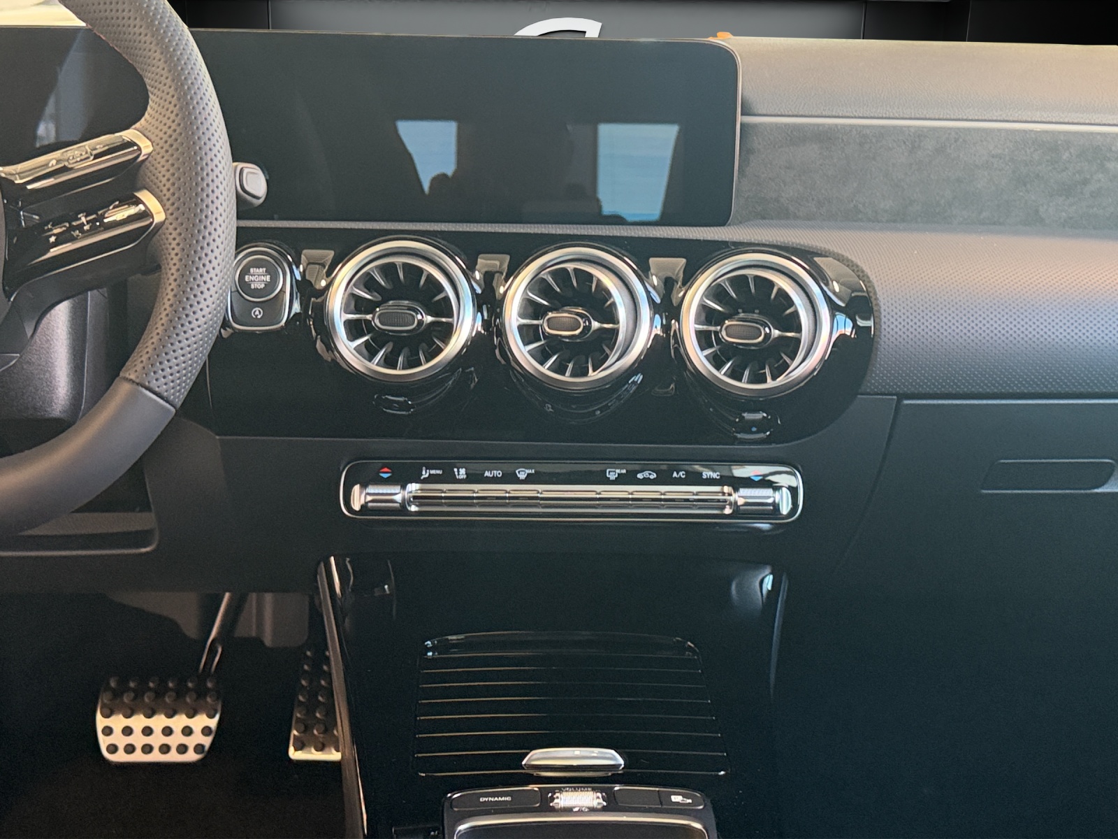 MERCEDES-BENZ A 250 4Matic 8G-DCT-image-14