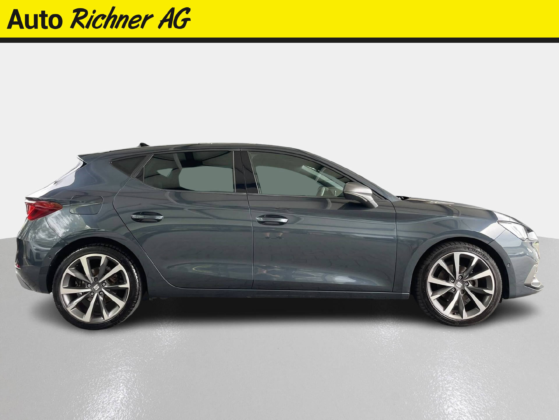 SEAT Leon 1.5 eTSI 150 FR DSG-showroom-element-2