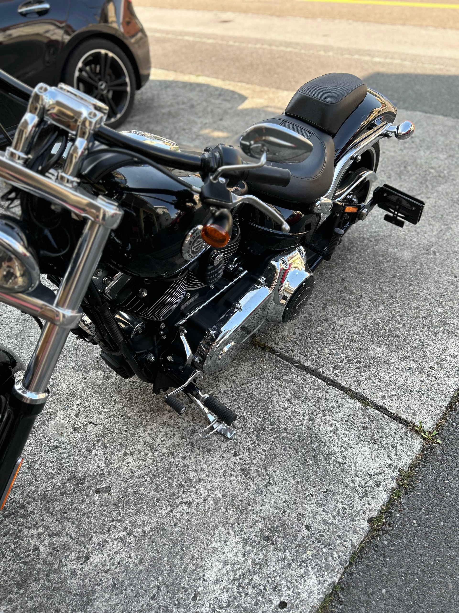 HARLEY-DAVIDSON Breakout-image-3