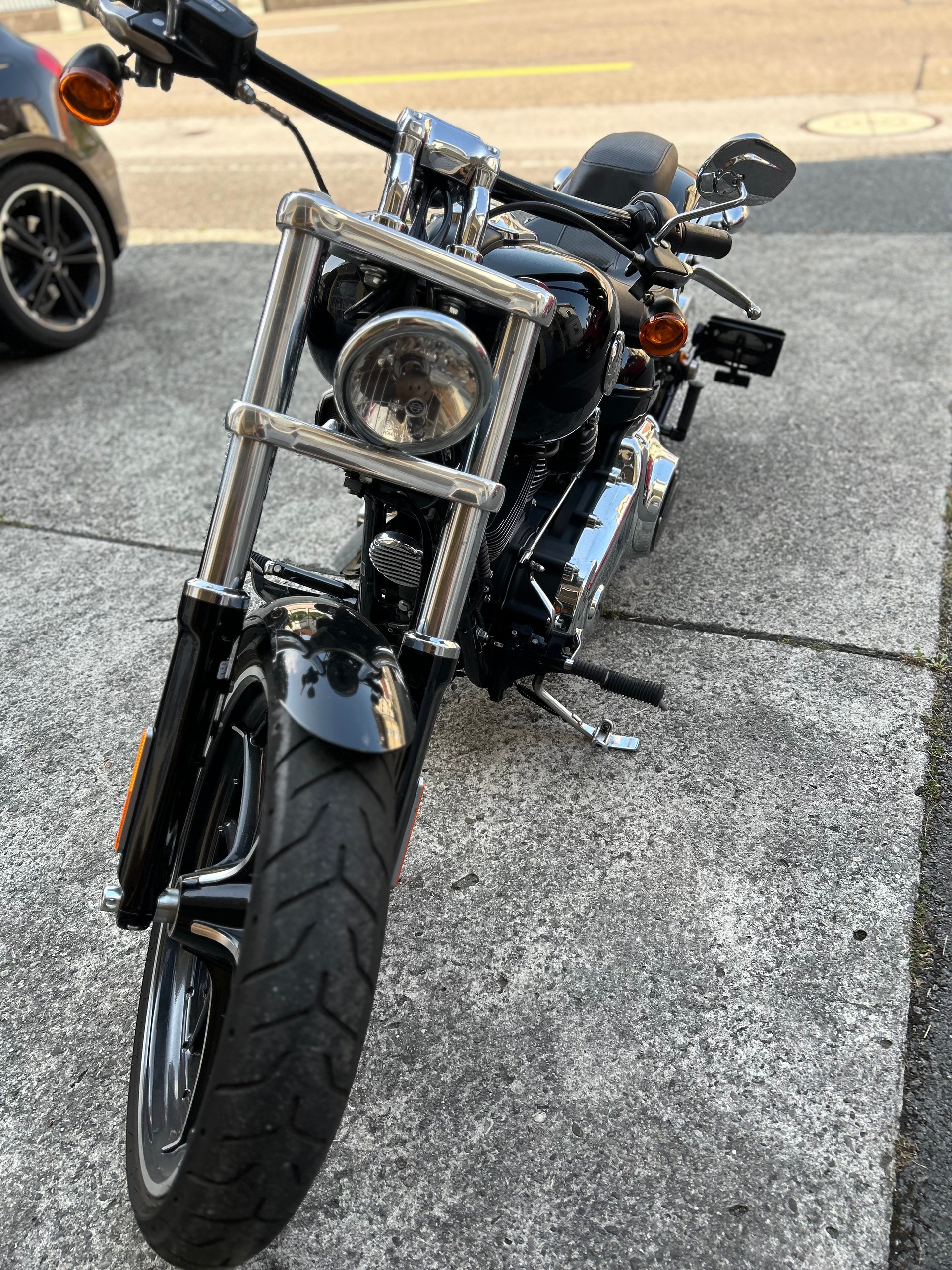 HARLEY-DAVIDSON Breakout-image-4