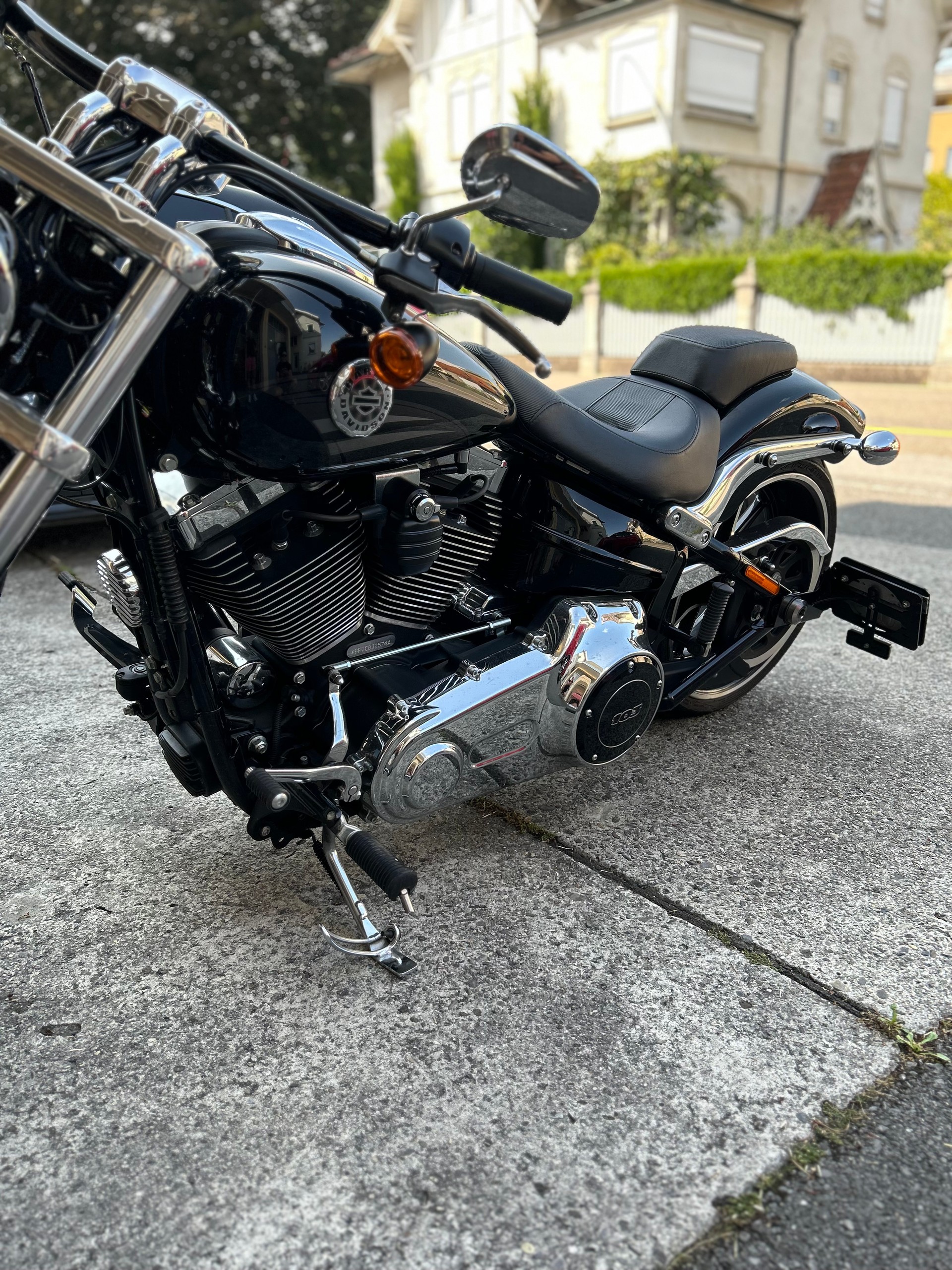 HARLEY-DAVIDSON Breakout-image-2