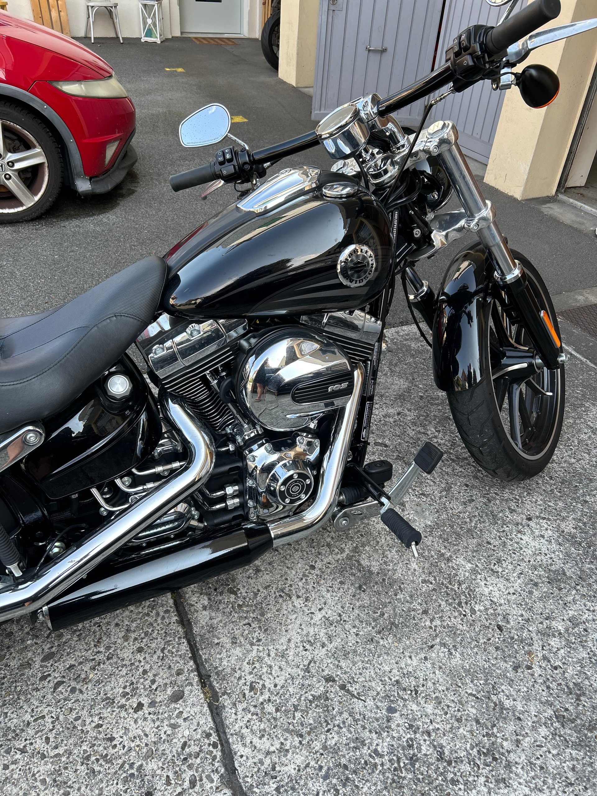 HARLEY-DAVIDSON Breakout-image-7