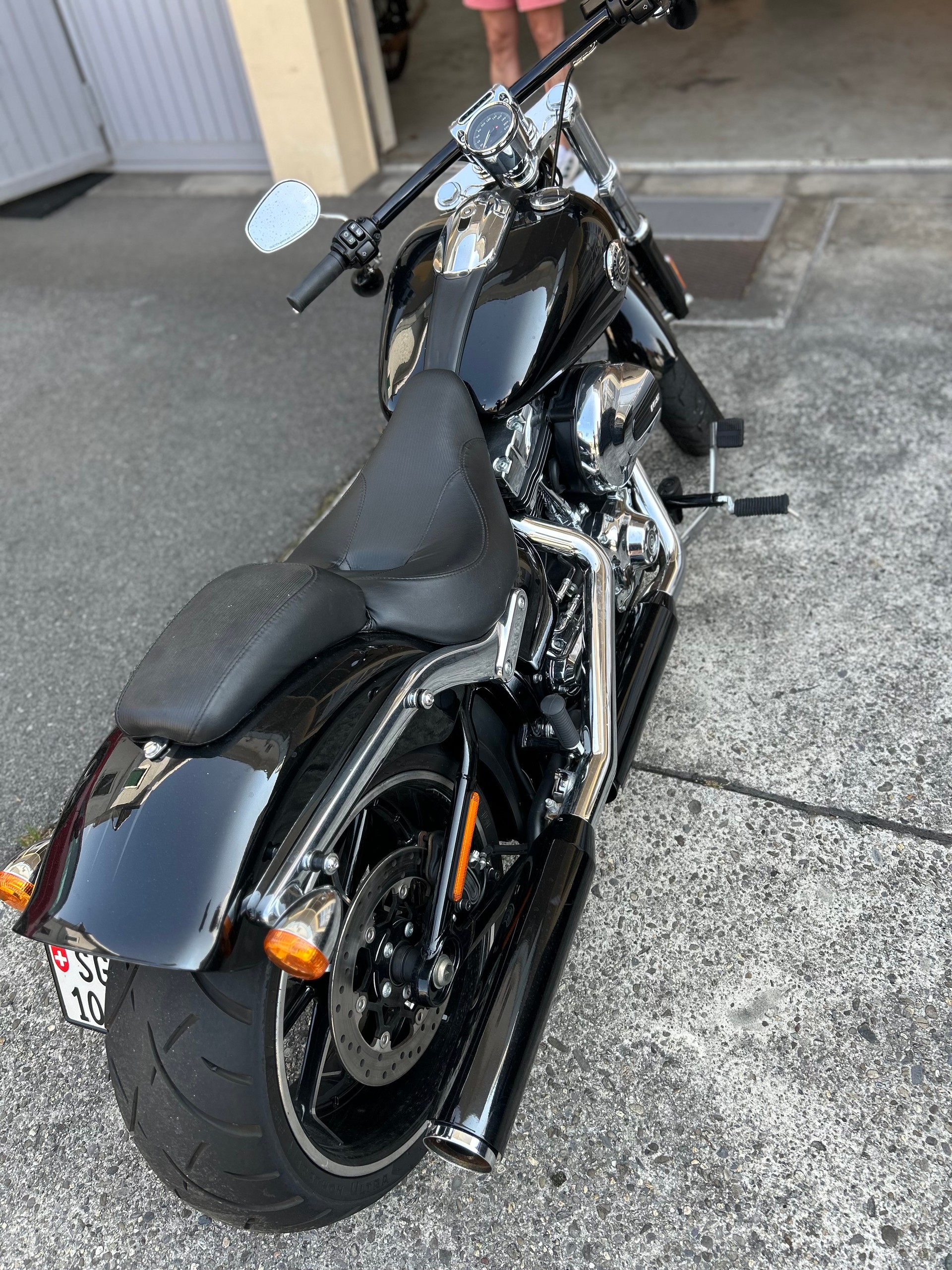 HARLEY-DAVIDSON Breakout-image-8