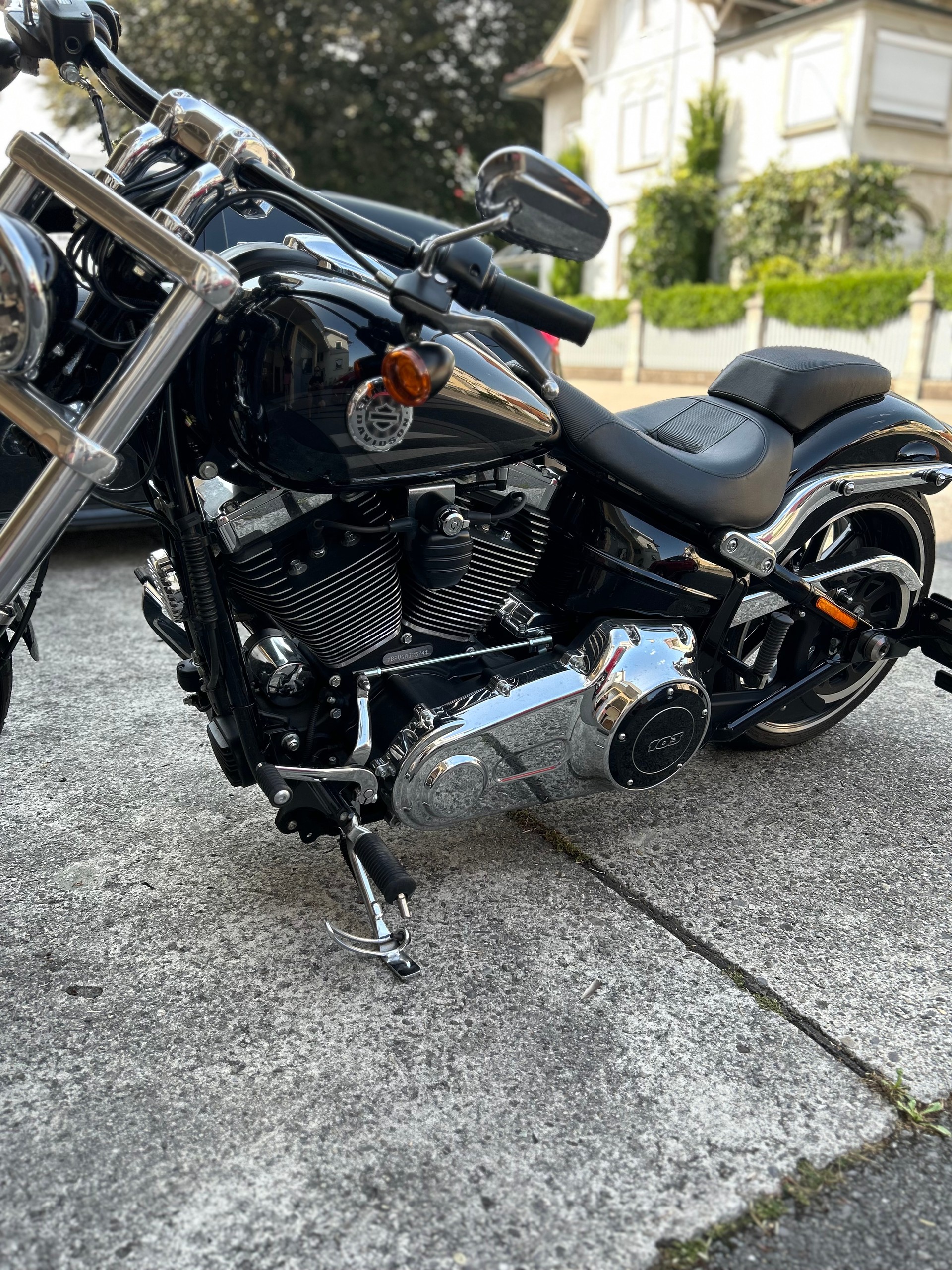 HARLEY-DAVIDSON Breakout-image-13