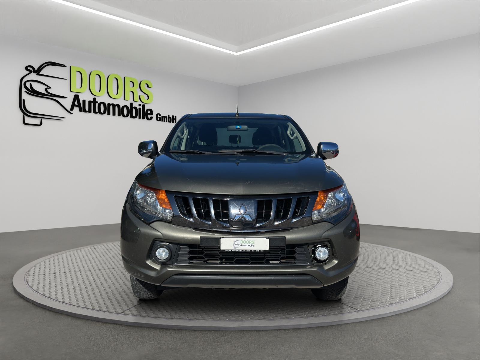MITSUBISHI L 200 2.4 Value Double Cab-showroom-element-1