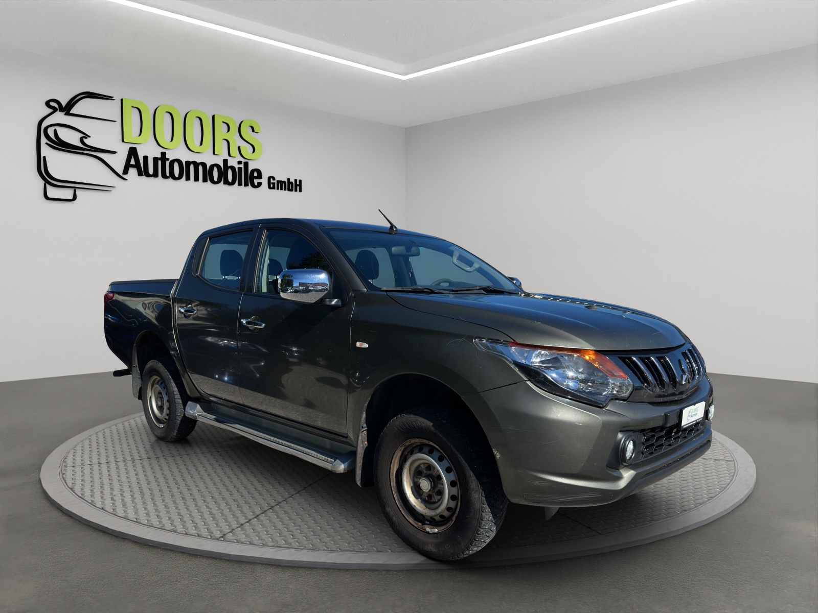 MITSUBISHI L 200 2.4 Value Double Cab