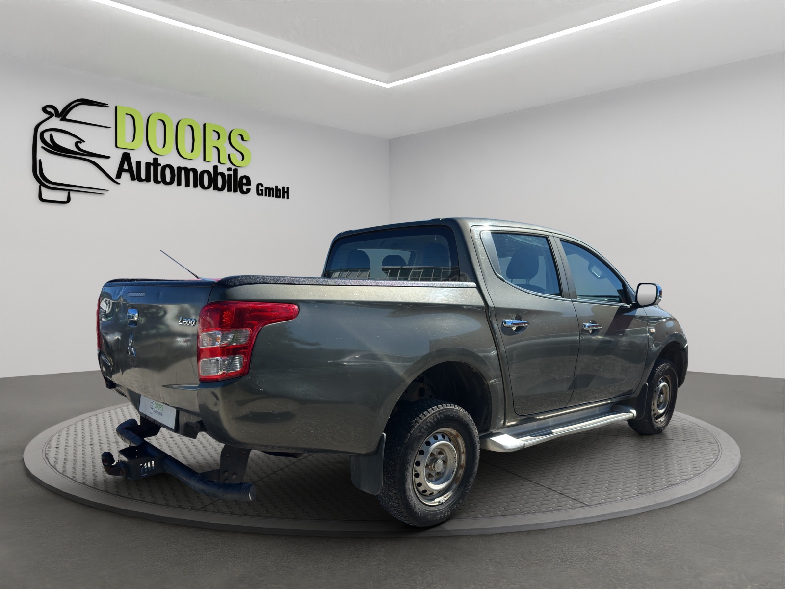 MITSUBISHI L 200 2.4 Value Double Cab-showroom-element-3