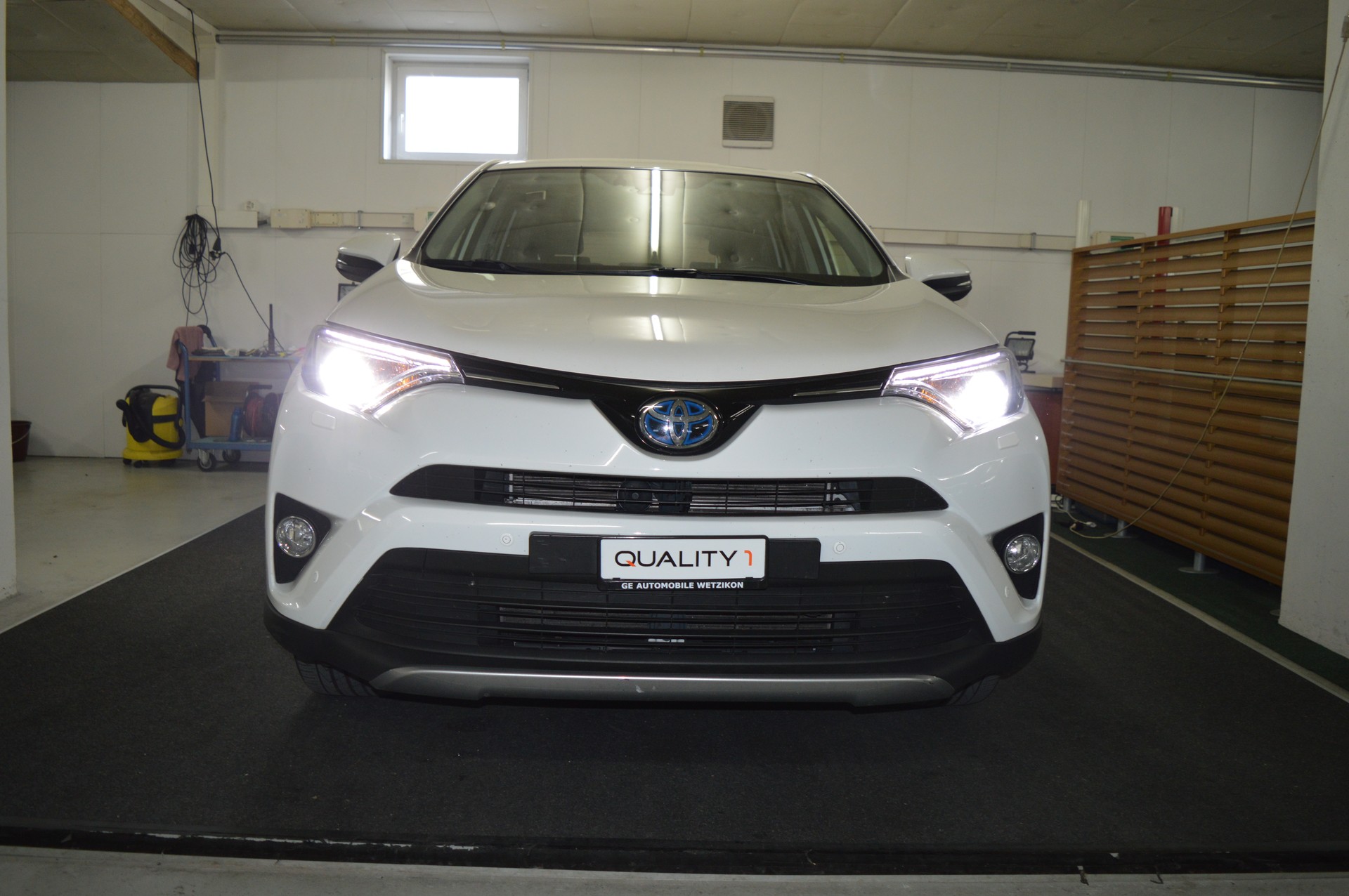 TOYOTA RAV-4 2.5 HSD Trend e-CVT-showroom-element-2