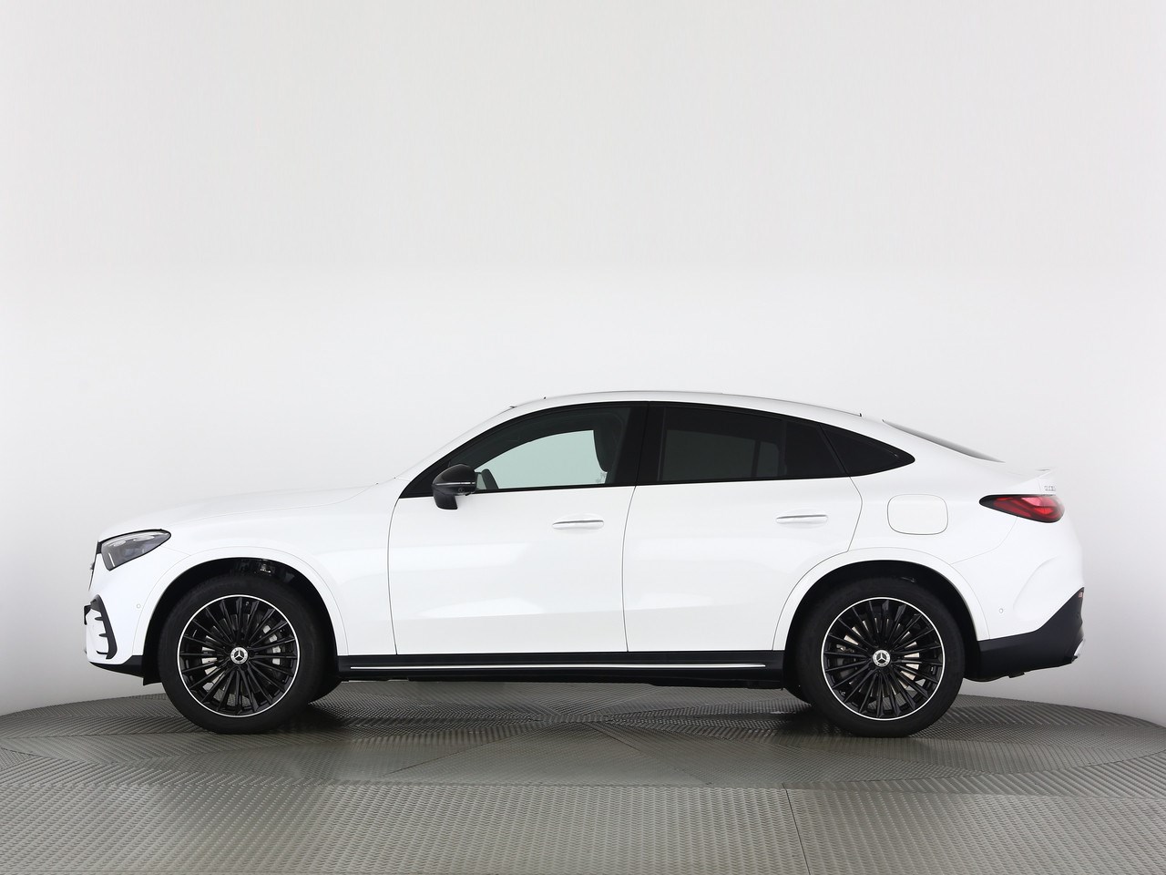 MERCEDES-BENZ GLC Coupé 300 de 4Matic 9G-Tronic-showroom-element-2