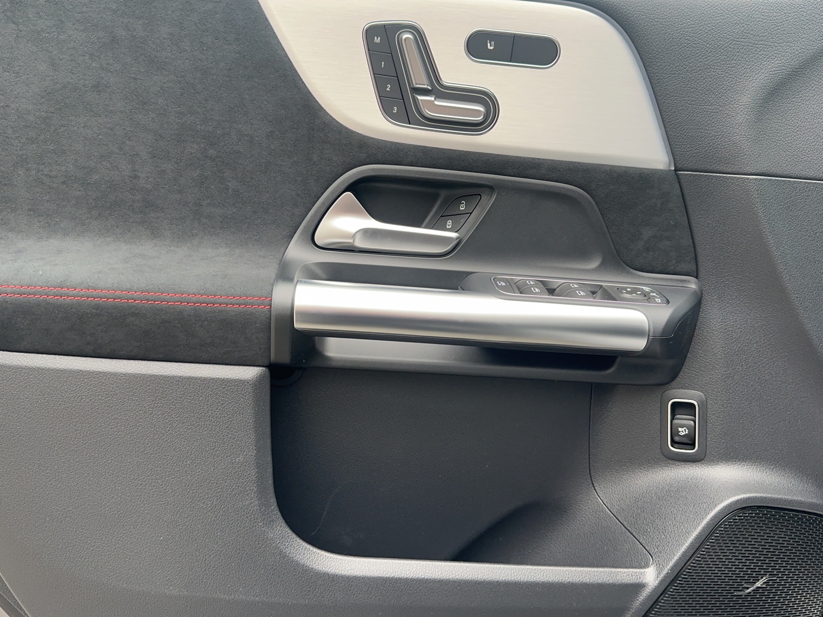 MERCEDES-BENZ B 250 4Matic 8G-DCT-image-12