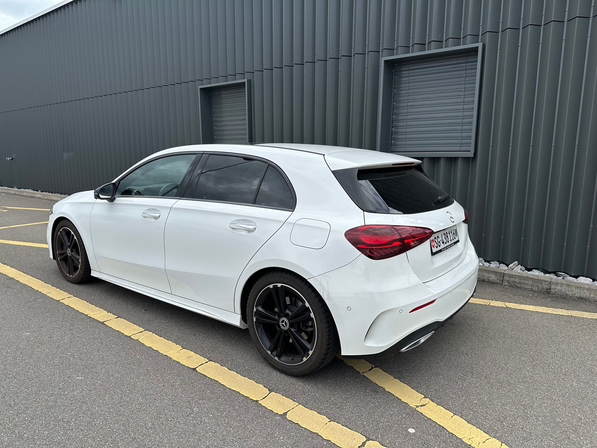 MERCEDES-BENZ A 220 d 8G-DCT-image-2