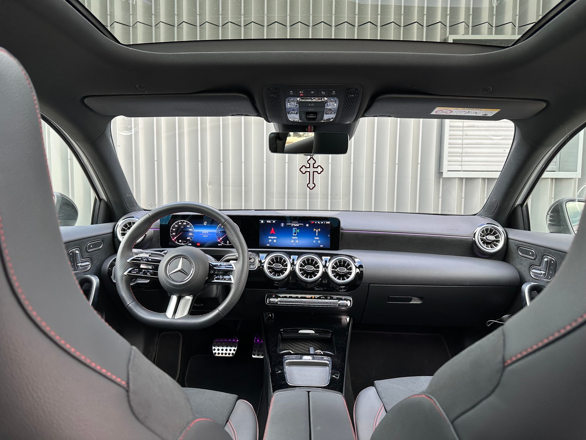 MERCEDES-BENZ A 220 d 8G-DCT-image-6