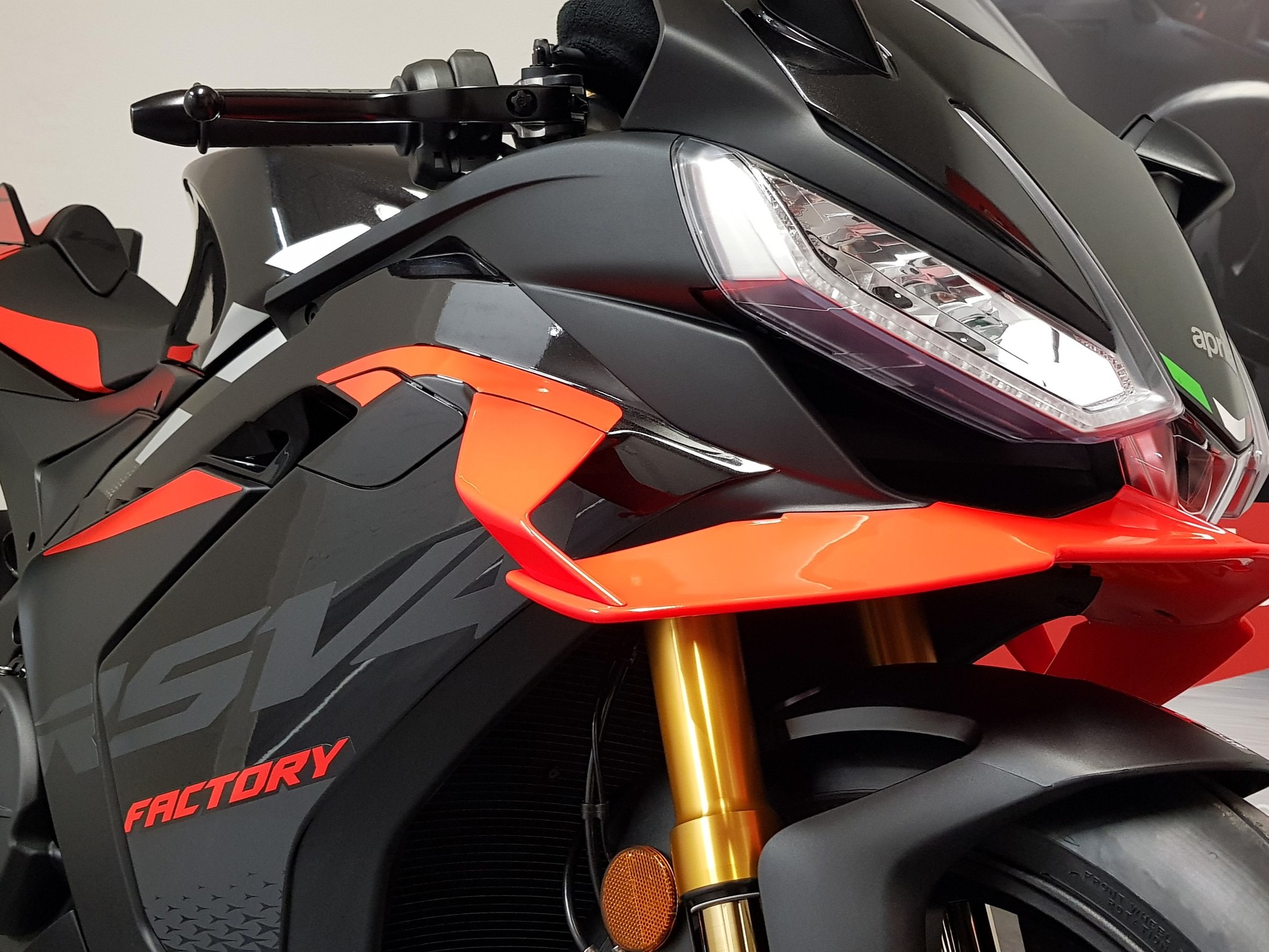 APRILIA RSV4 1100 E5+ Factory MY25-image-4
