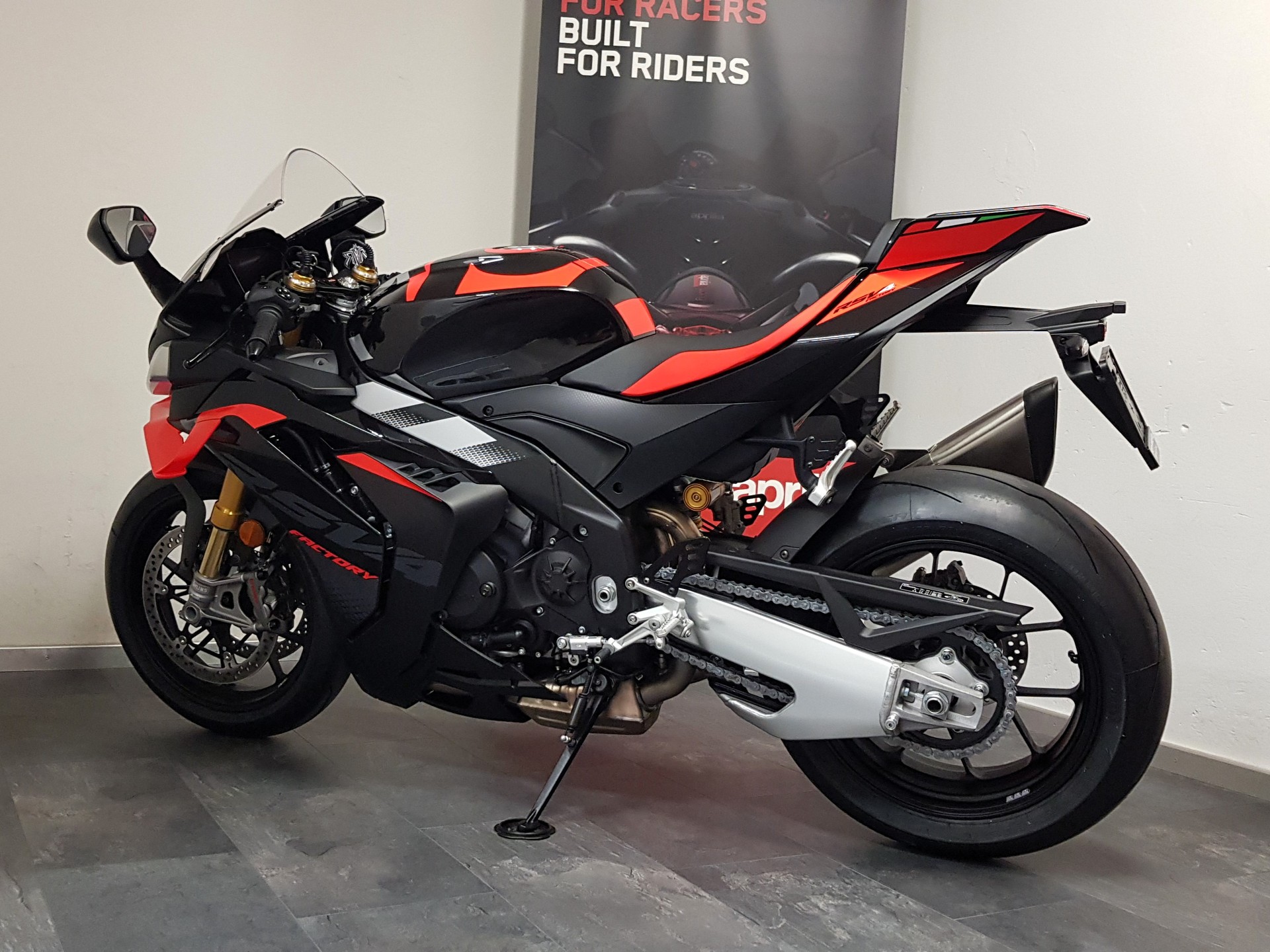 APRILIA RSV4 1100 E5+ Factory MY25-image-3