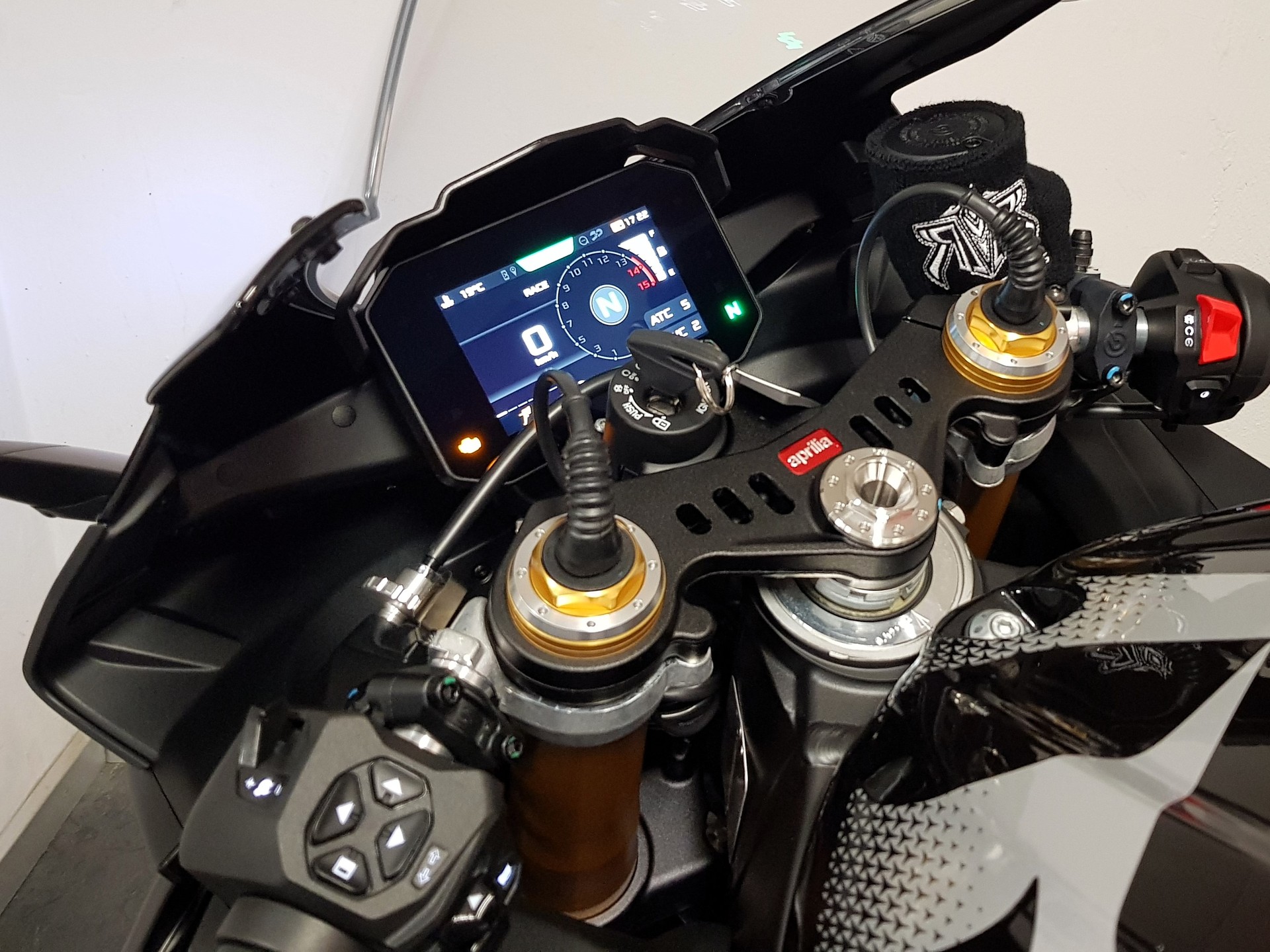 APRILIA RSV4 1100 E5+ Factory MY25-image-6