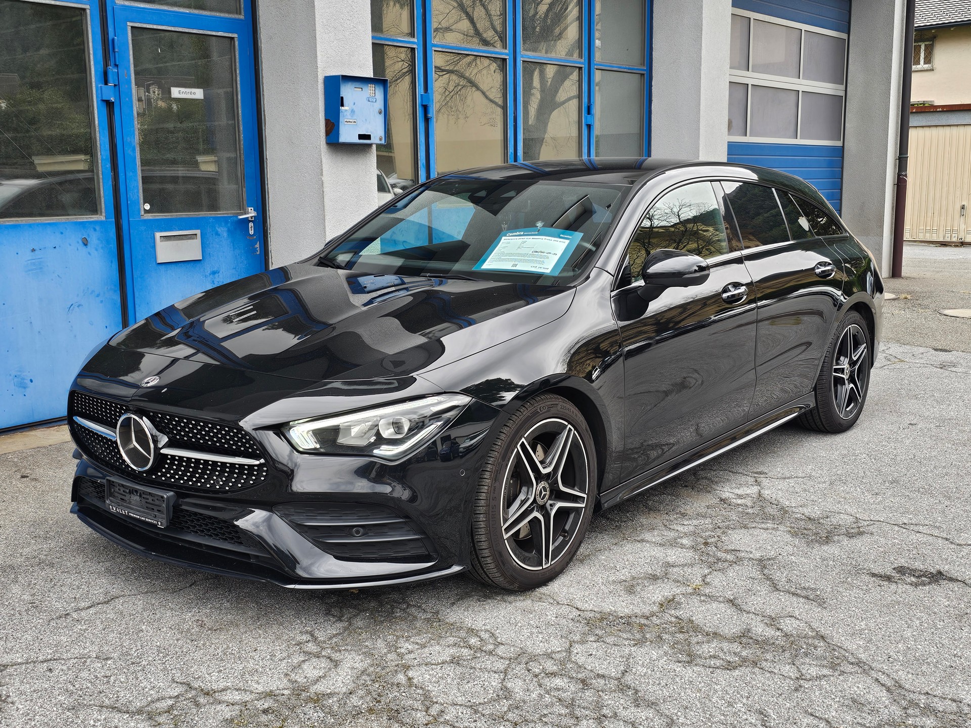 MERCEDES-BENZ CLA Shooting Brake 200 AMG Line 7G-DCT-showroom-element-1
