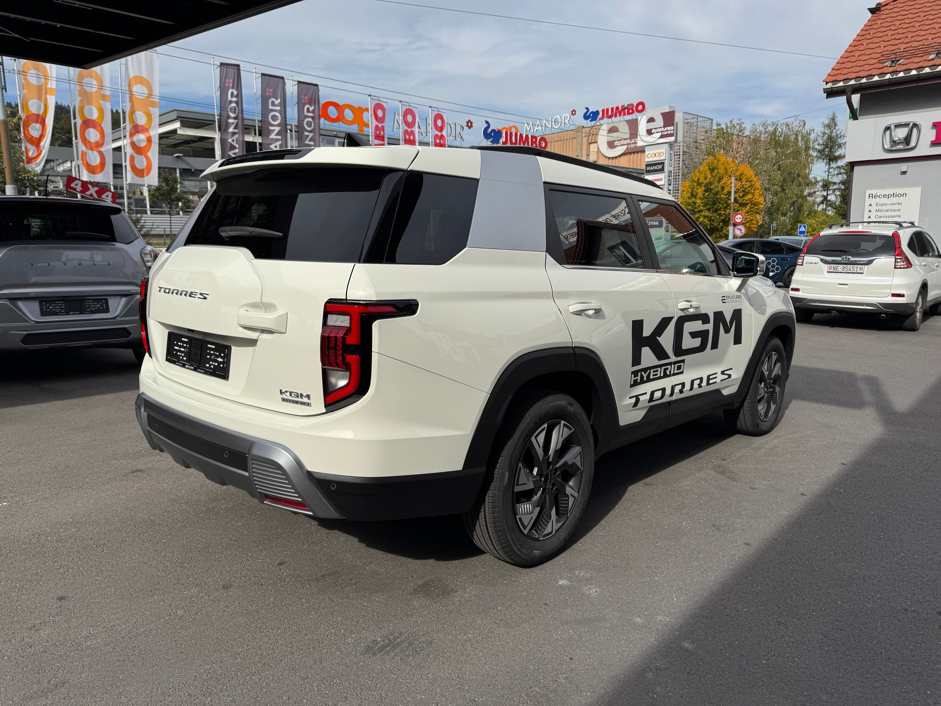 KGM-SsangYong Torres 1.5 TGDI Hybrid Platinum AT-image-3