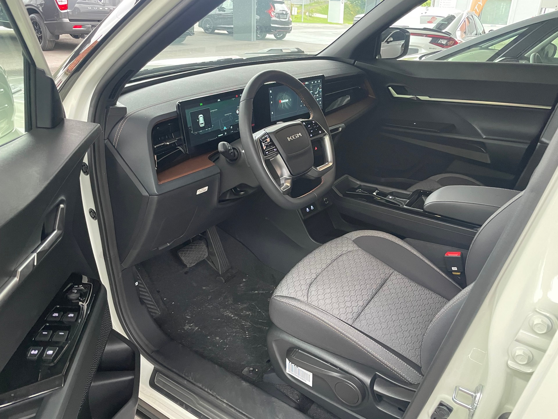 KGM-SsangYong Torres 1.5 TGDI Hybrid Platinum AT-image-8