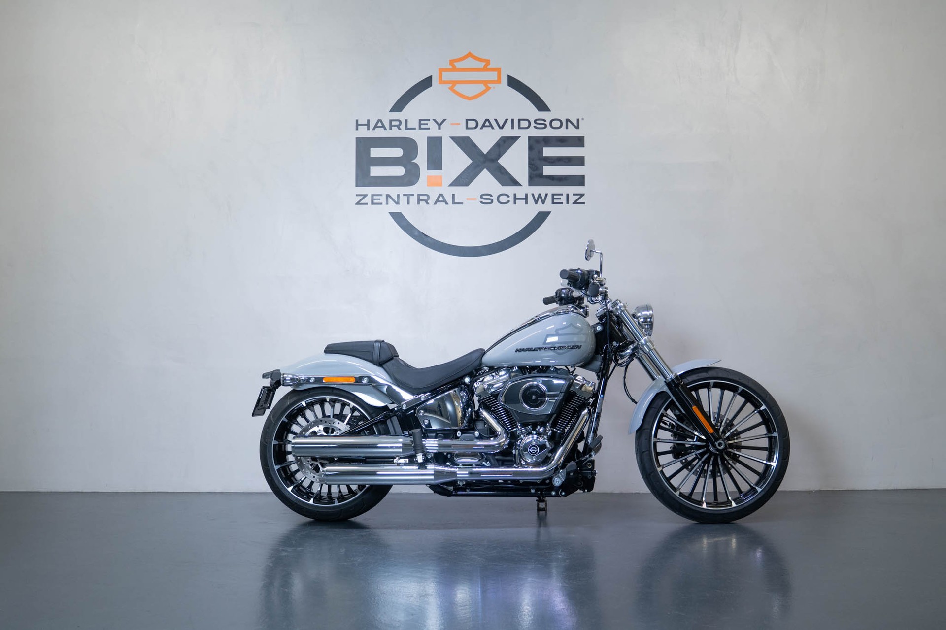 HARLEY-DAVIDSON FXBR Breakout 117-image-0