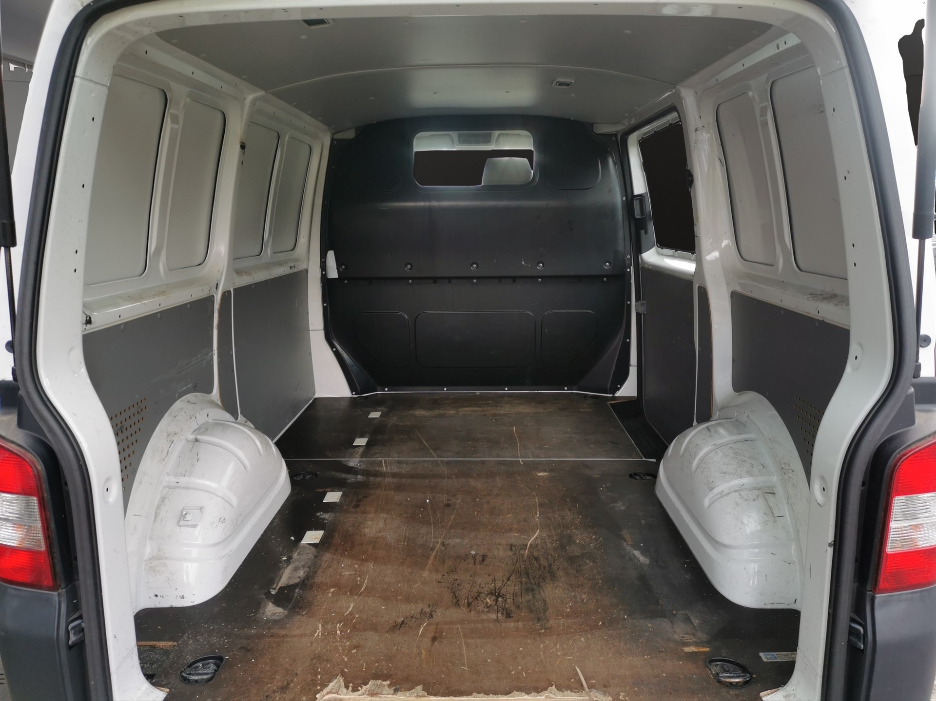 VW T5 2.0 TDI-image-7