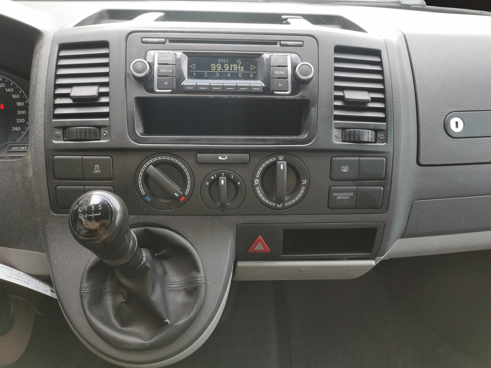 VW T5 2.0 TDI-image-15
