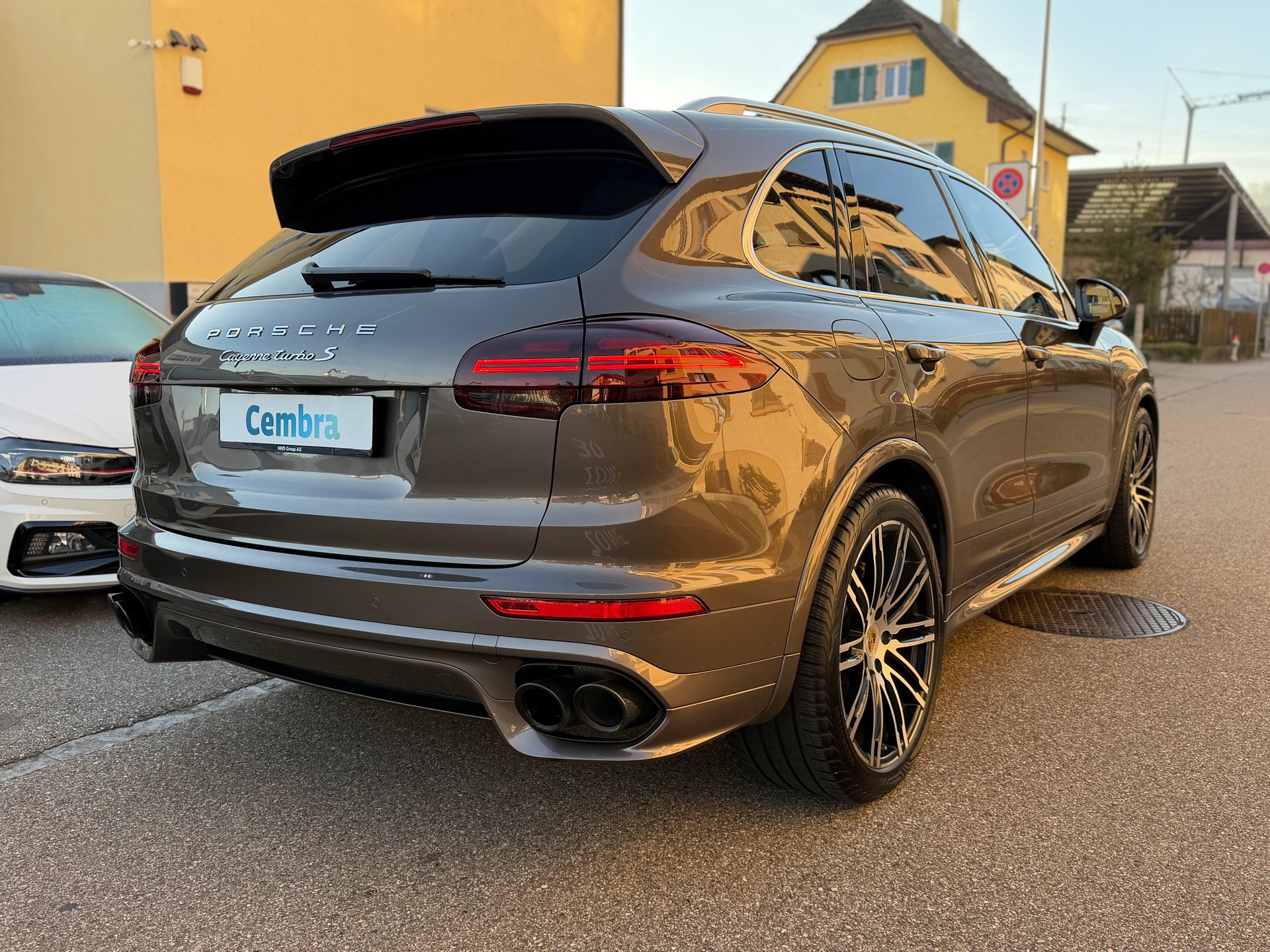PORSCHE Cayenne Turbo S-image-5