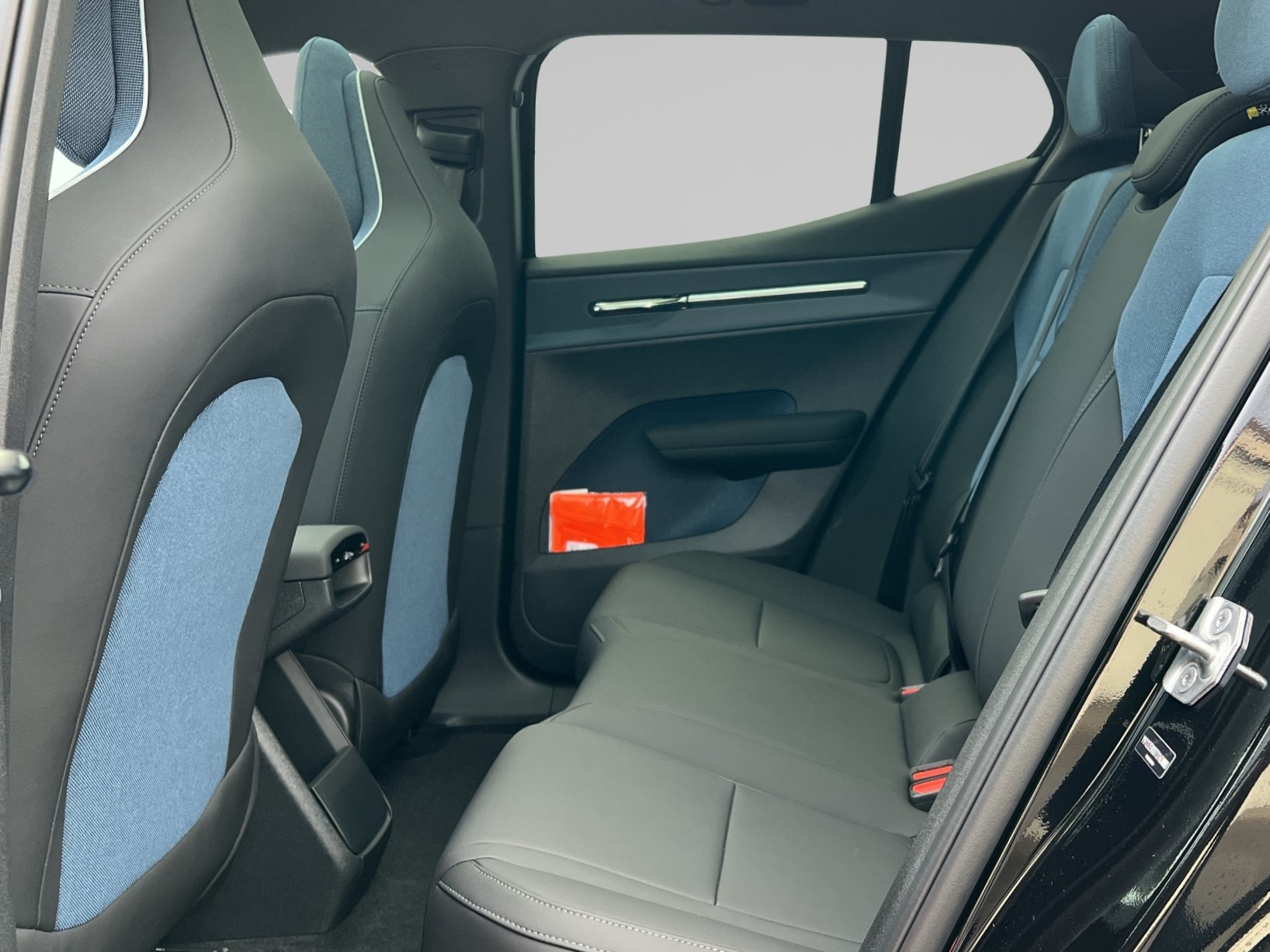 VOLVO EX30 E60 Twin Ultra Performance AWD-image-12