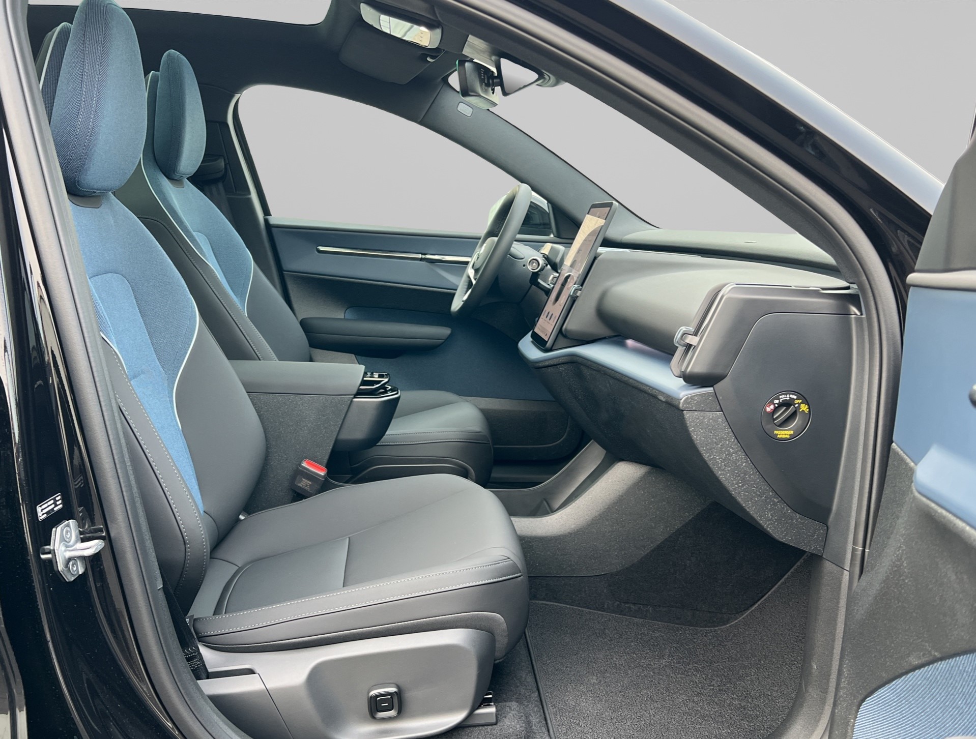 VOLVO EX30 E60 Twin Ultra Performance AWD-image-14