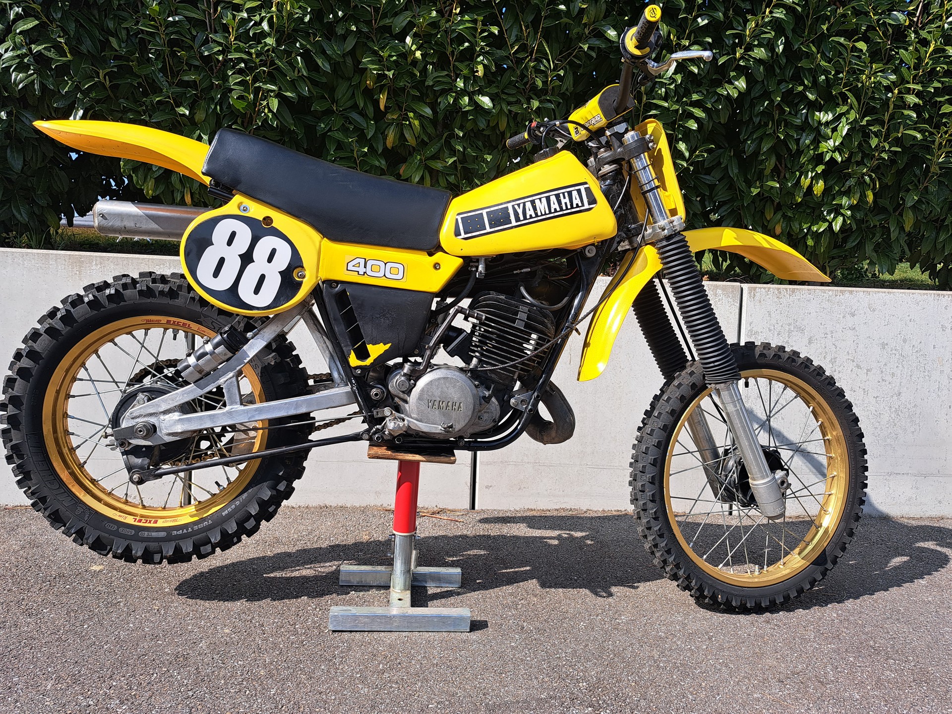 YAMAHA YZ 400-image-0