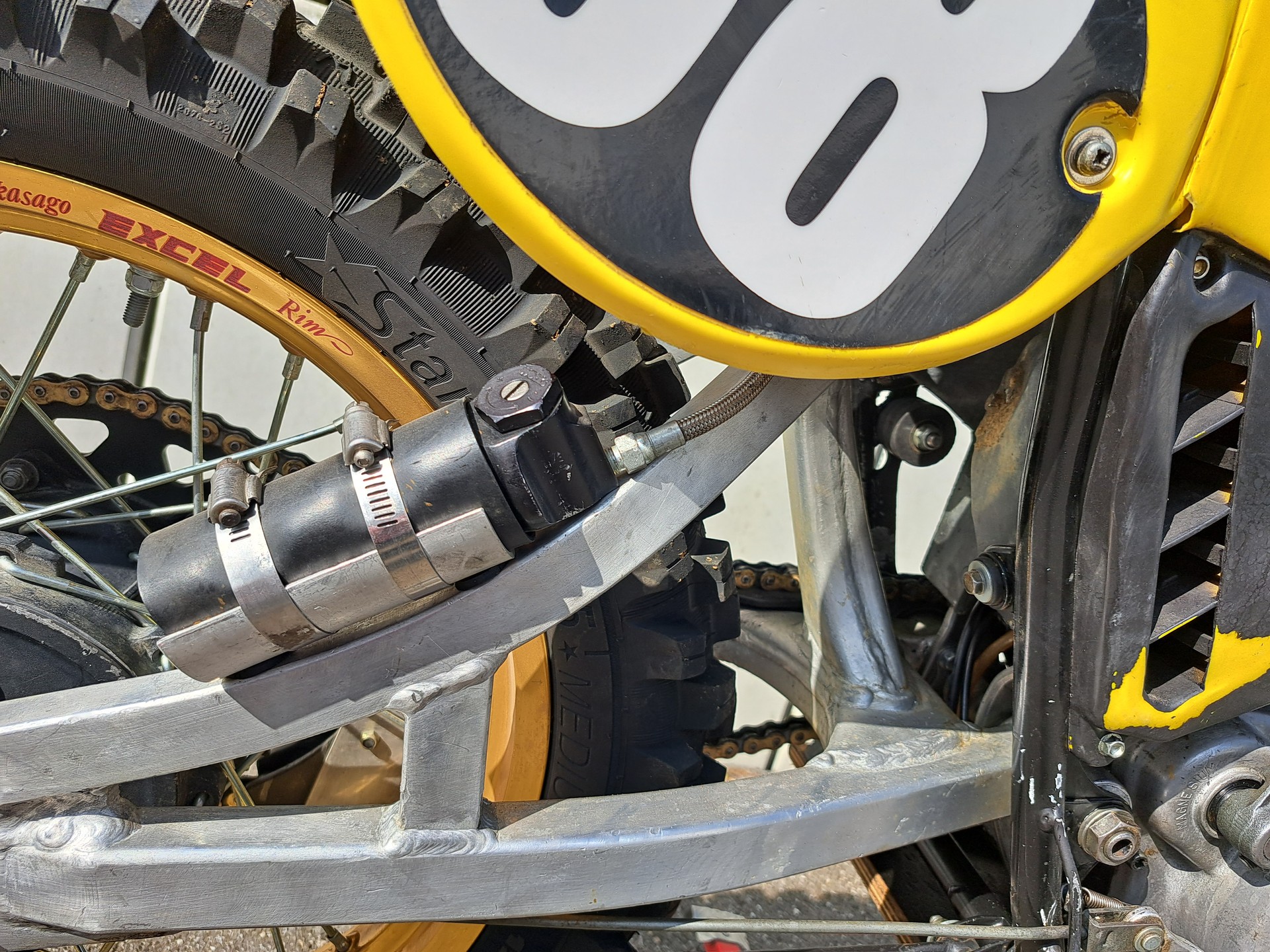 YAMAHA YZ 400-image-3