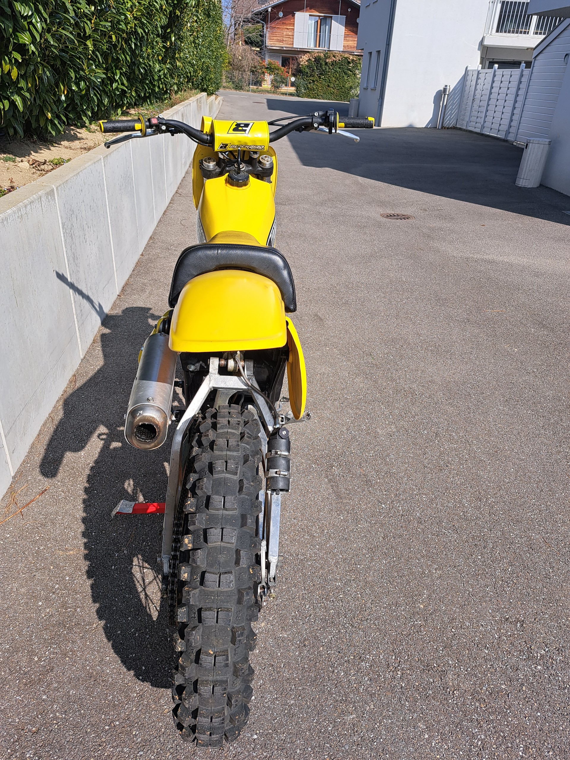 YAMAHA YZ 400-image-1