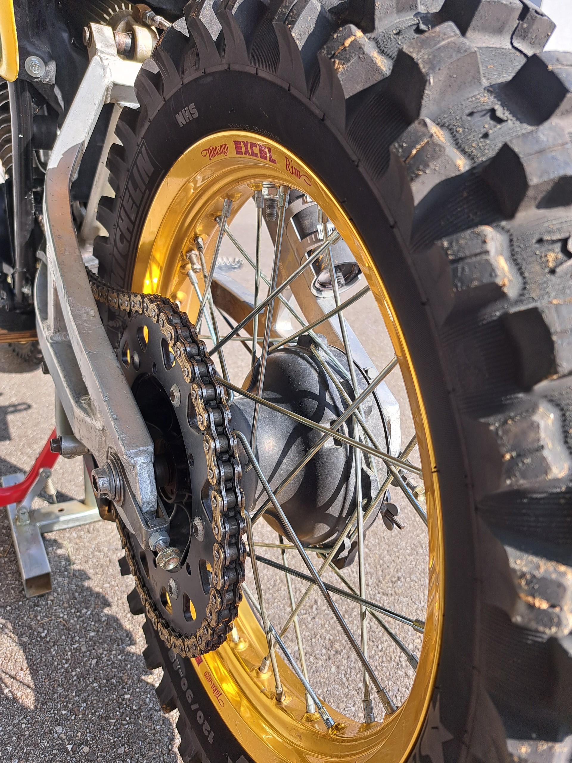 YAMAHA YZ 400-image-6