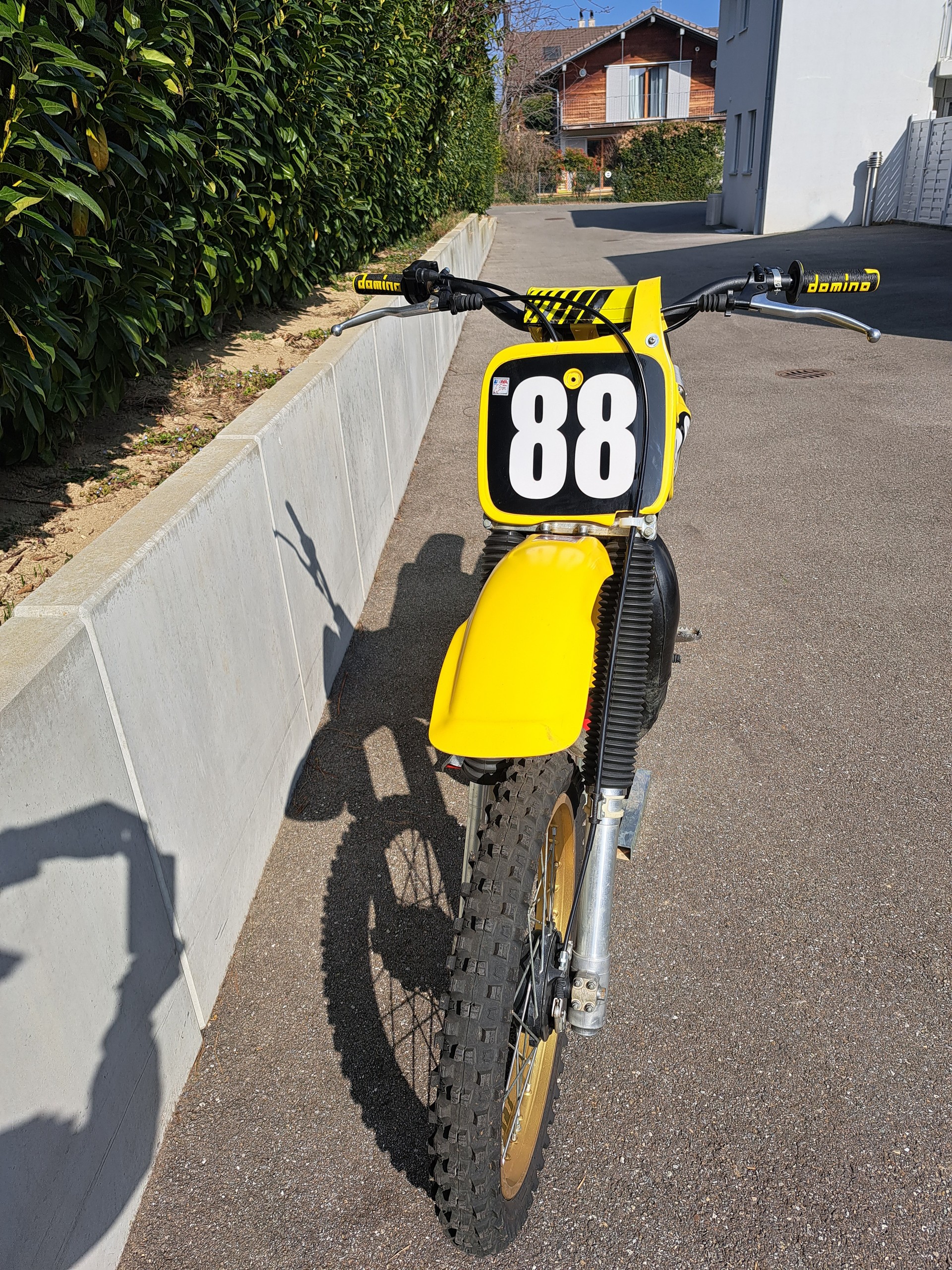 YAMAHA YZ 400-image-11