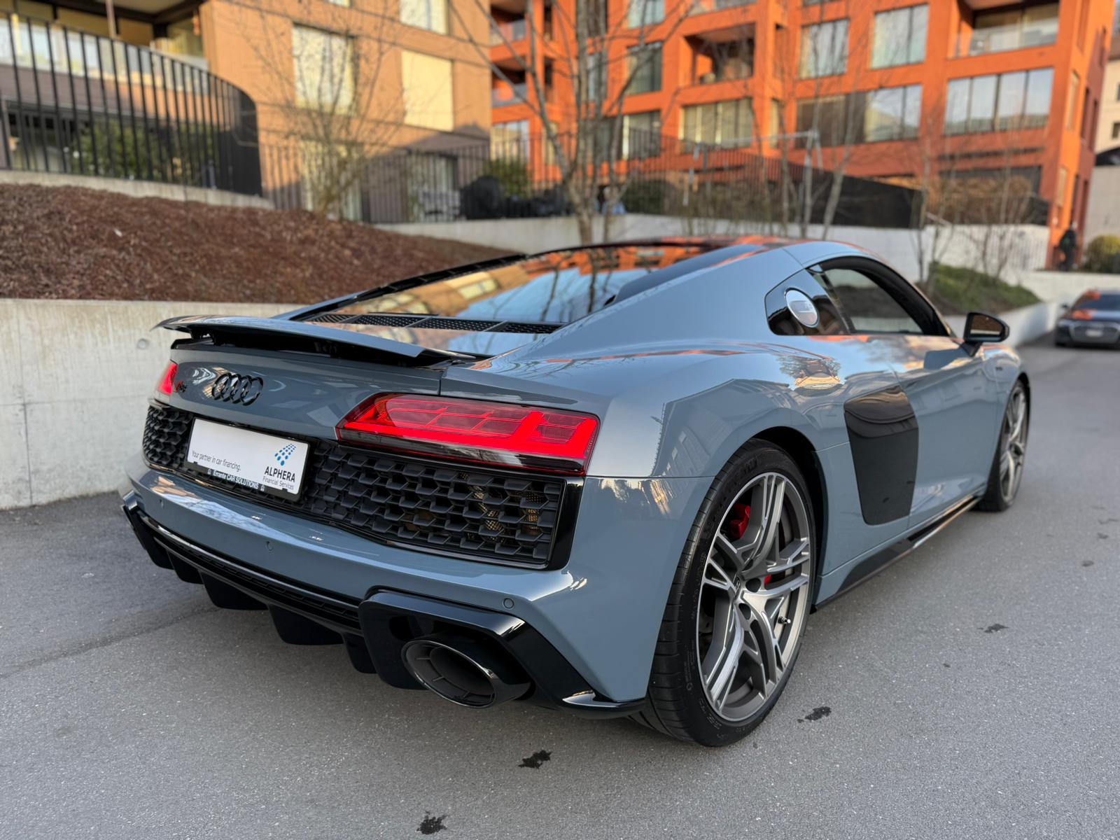AUDI R8 Coupé performance RWD S-Tronic-image-4