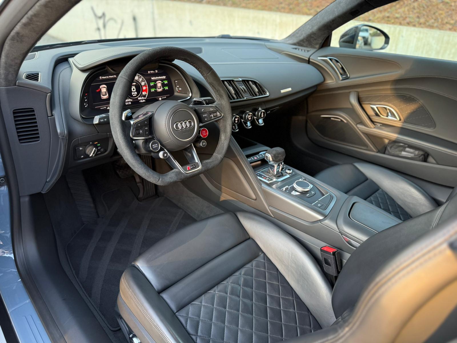 AUDI R8 Coupé performance RWD S-Tronic-image-9