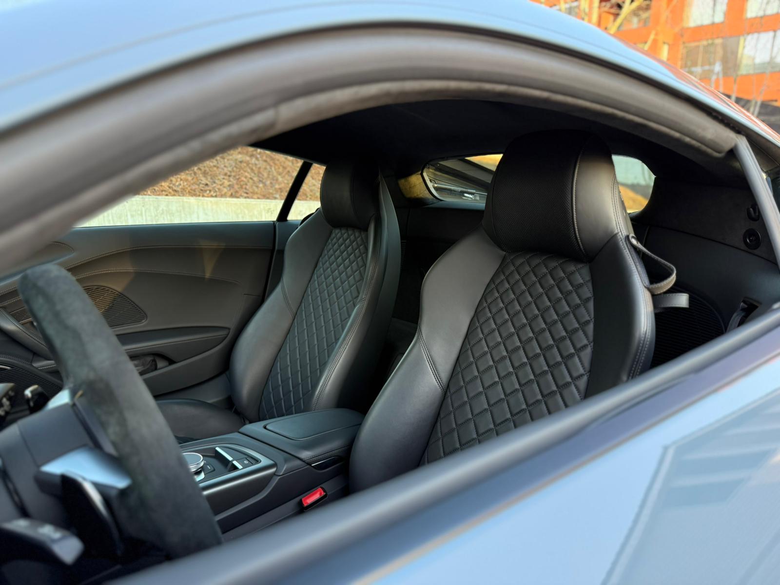 AUDI R8 Coupé performance RWD S-Tronic-image-6