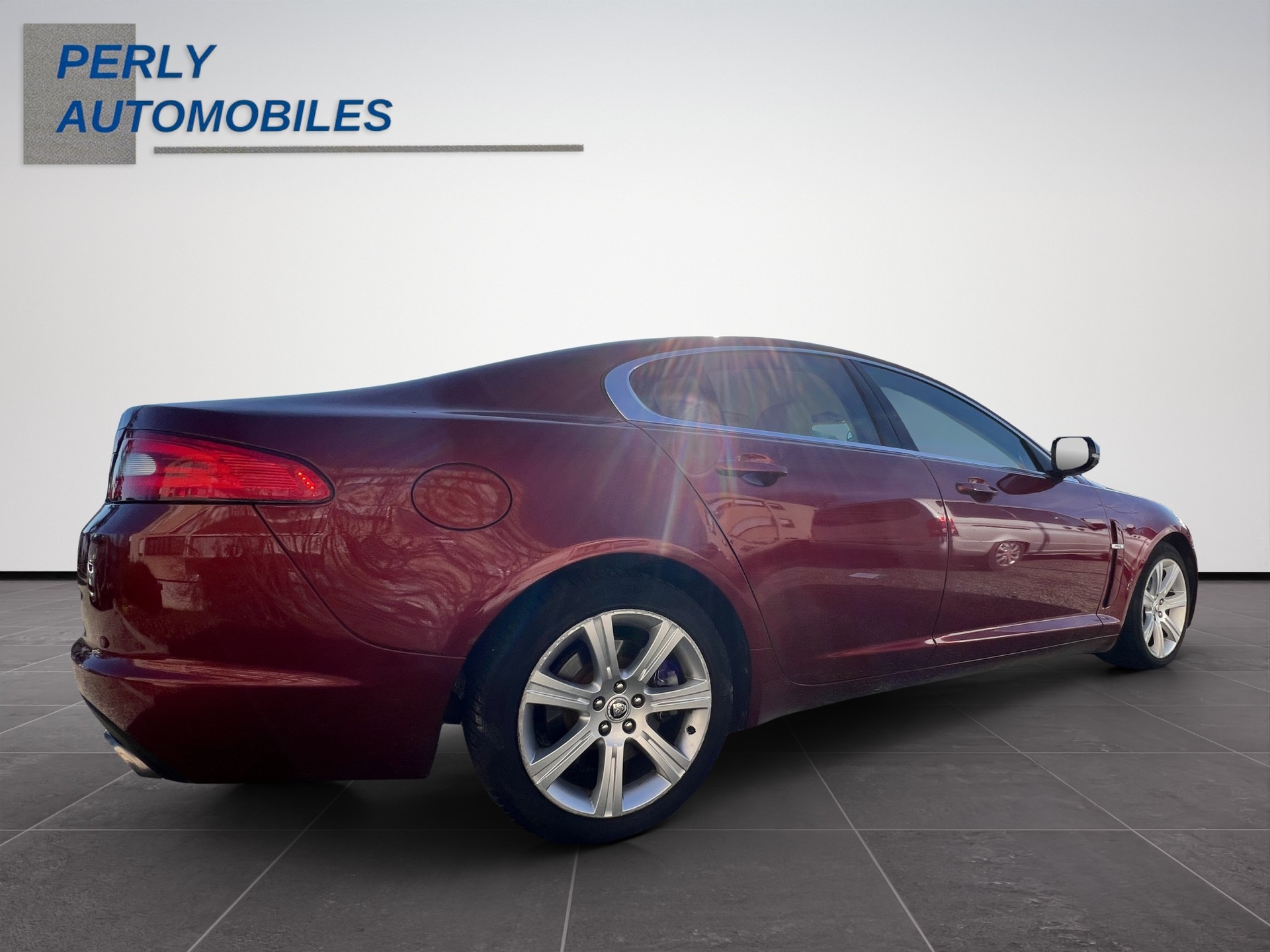 JAGUAR XF 3.0 Greenwich Luxury-image-5