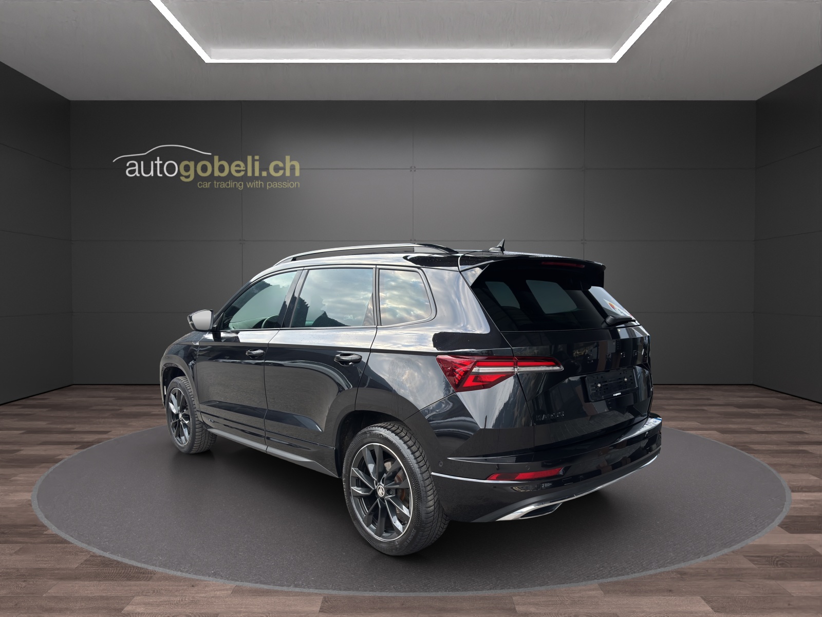 SKODA Karoq 2.0 TDI CR Sport Line 4x4 DSG-image-1